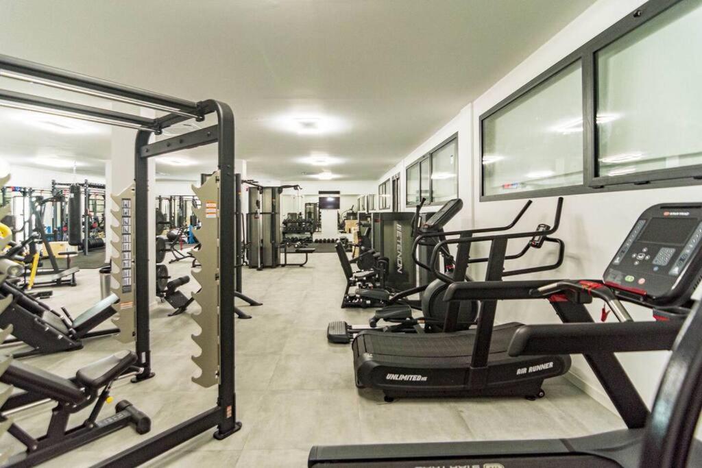 stunning apartment-7 people-6 pools.402 photo 5