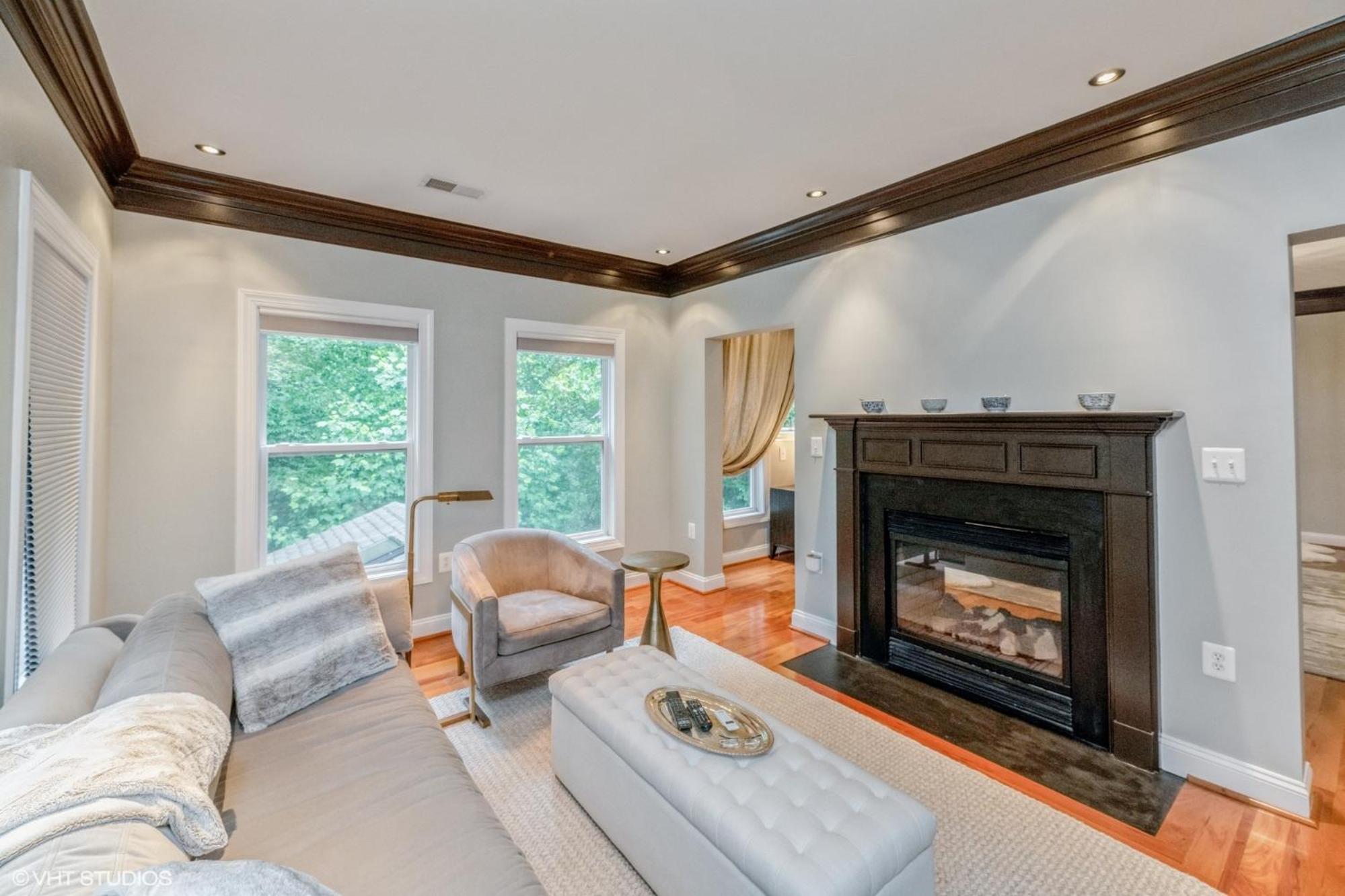 Luxury Retreat with Family Feel: Perfect Getaway! view 5