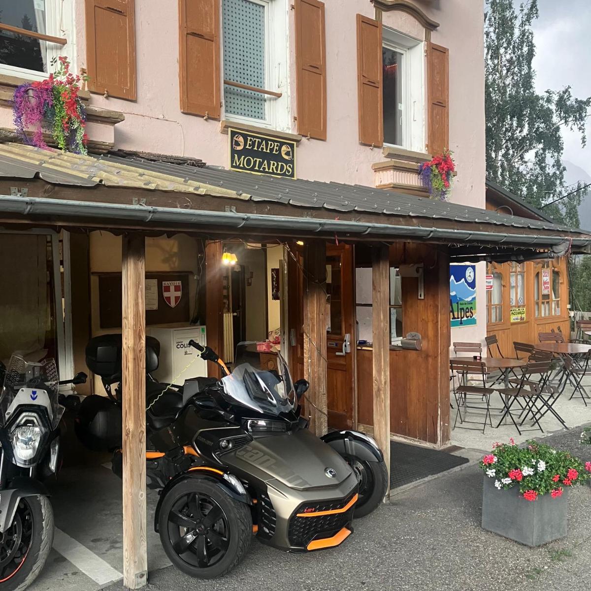 restaurant