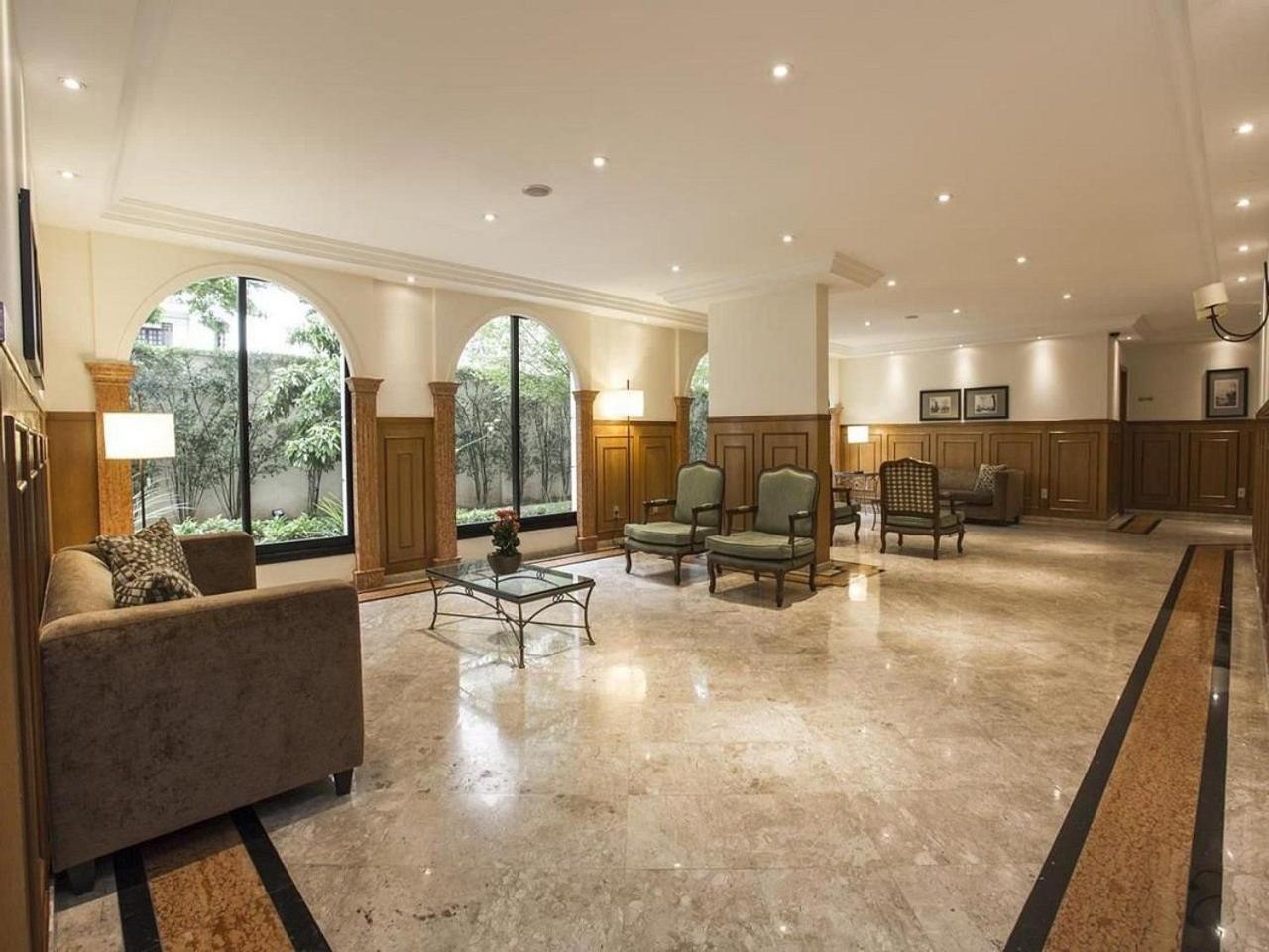 Flat Moderno c/ Janela Antirruído, Garagem, Piscina e Sauna