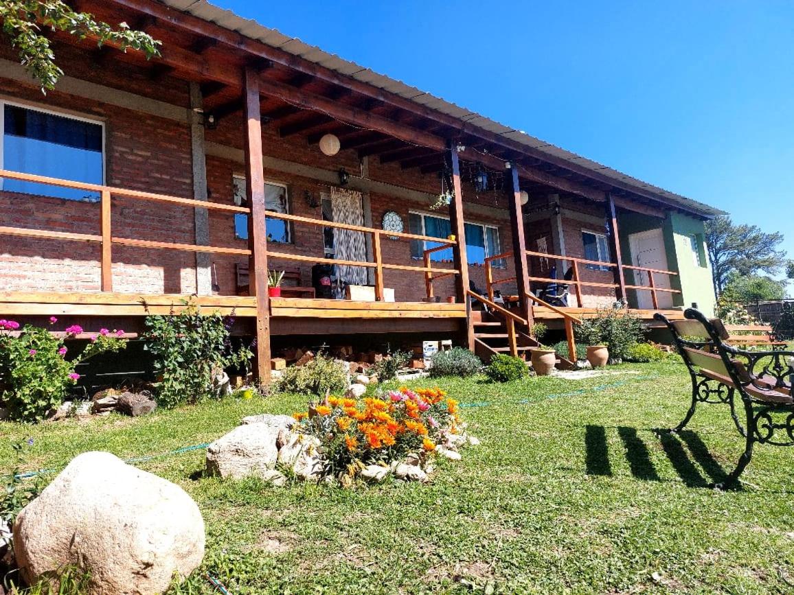 Abrazados Suites del Valle