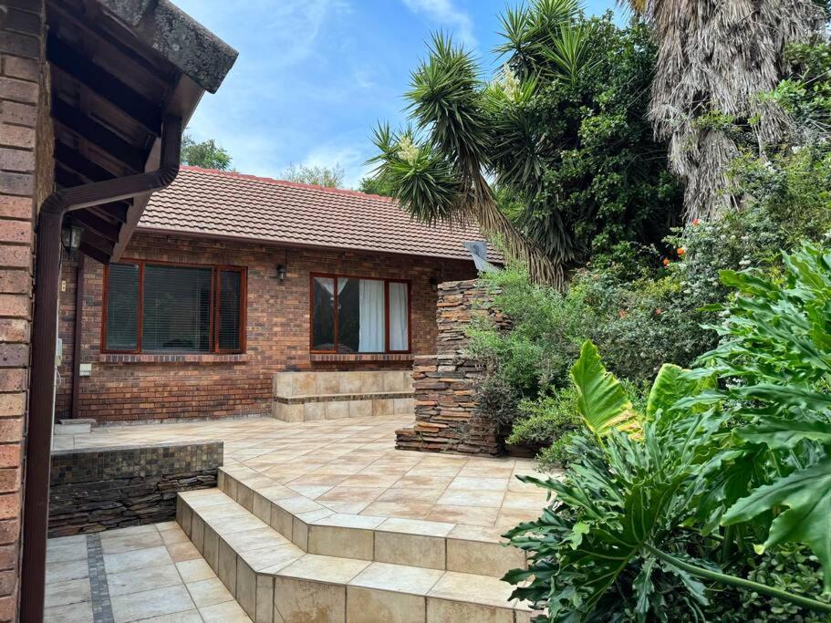 Johannesburg Vacations - Beautiful Sandton Family Home - Property Image 24