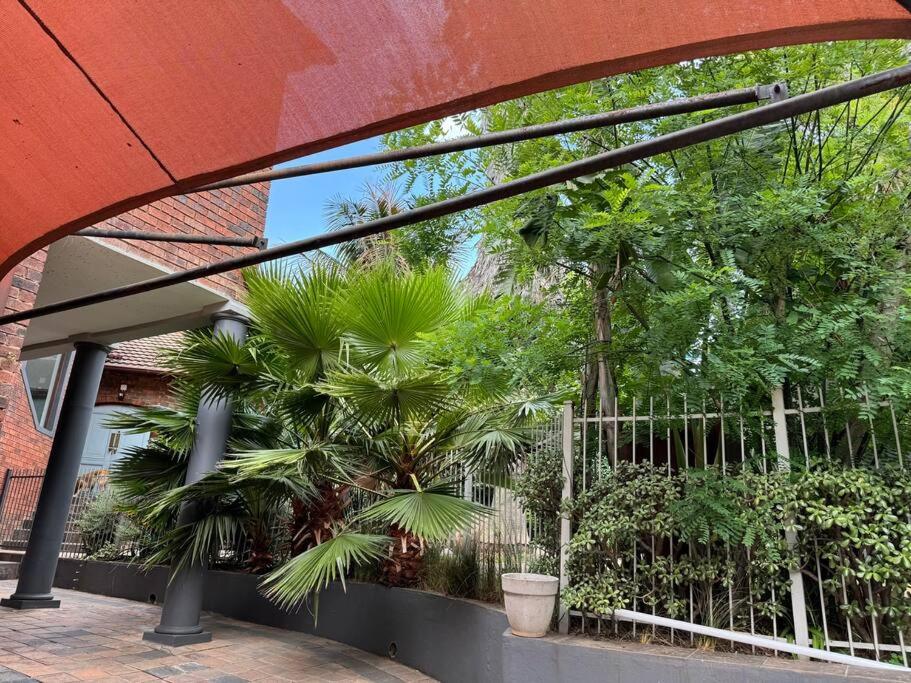 Johannesburg Vacations - Beautiful Sandton Family Home - Property Image 26