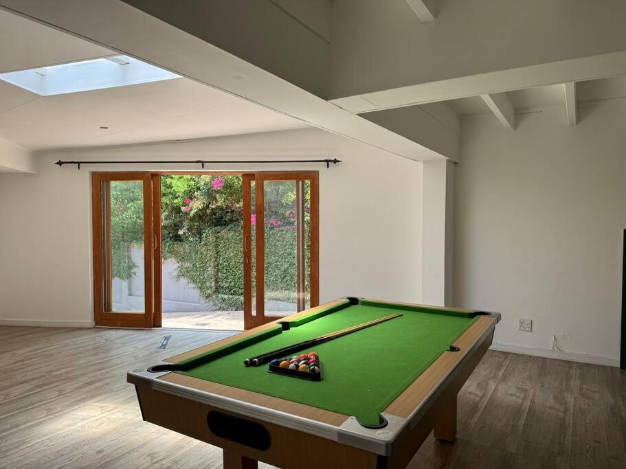 Johannesburg Vacations - Beautiful Sandton Family Home - Property Image 31