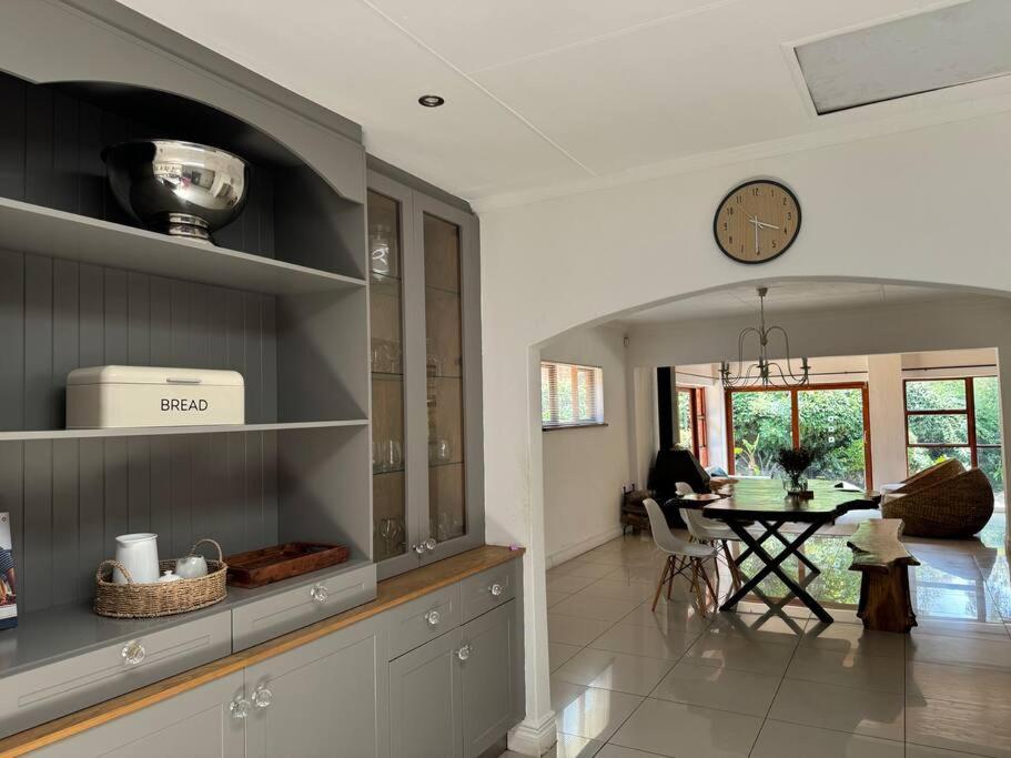 Johannesburg Vacations - Beautiful Sandton Family Home - Property Image 37