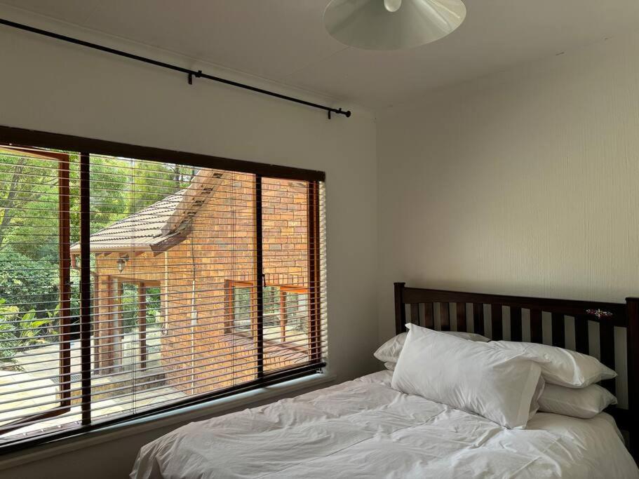 Johannesburg Vacations - Beautiful Sandton Family Home - Property Image 12