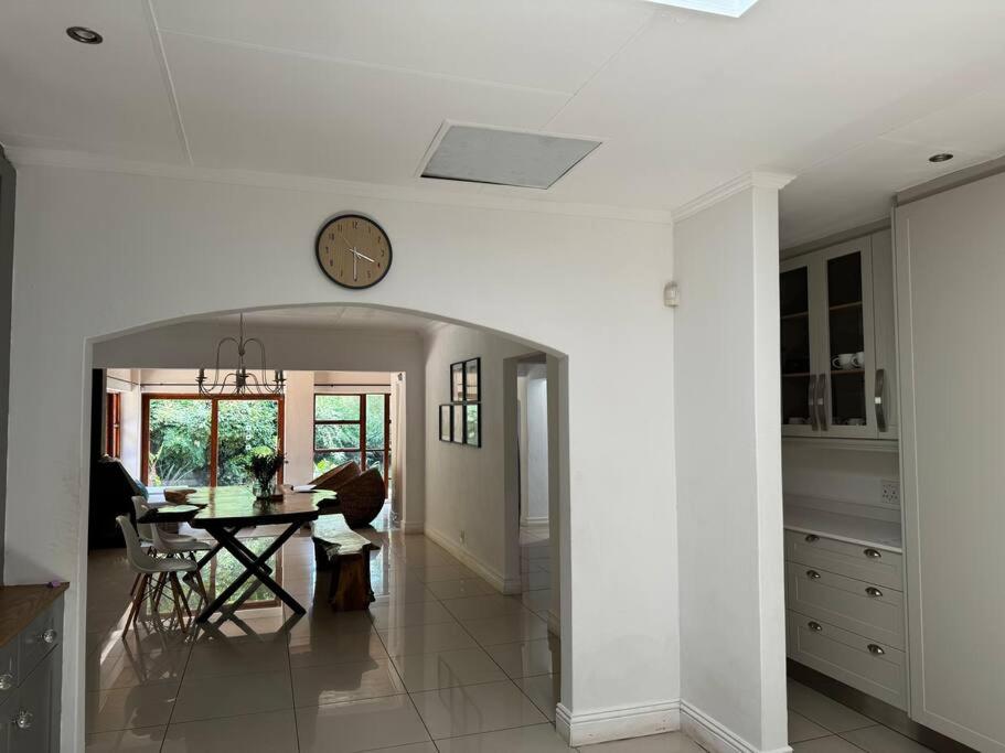 Johannesburg Vacations - Beautiful Sandton Family Home - Property Image 20
