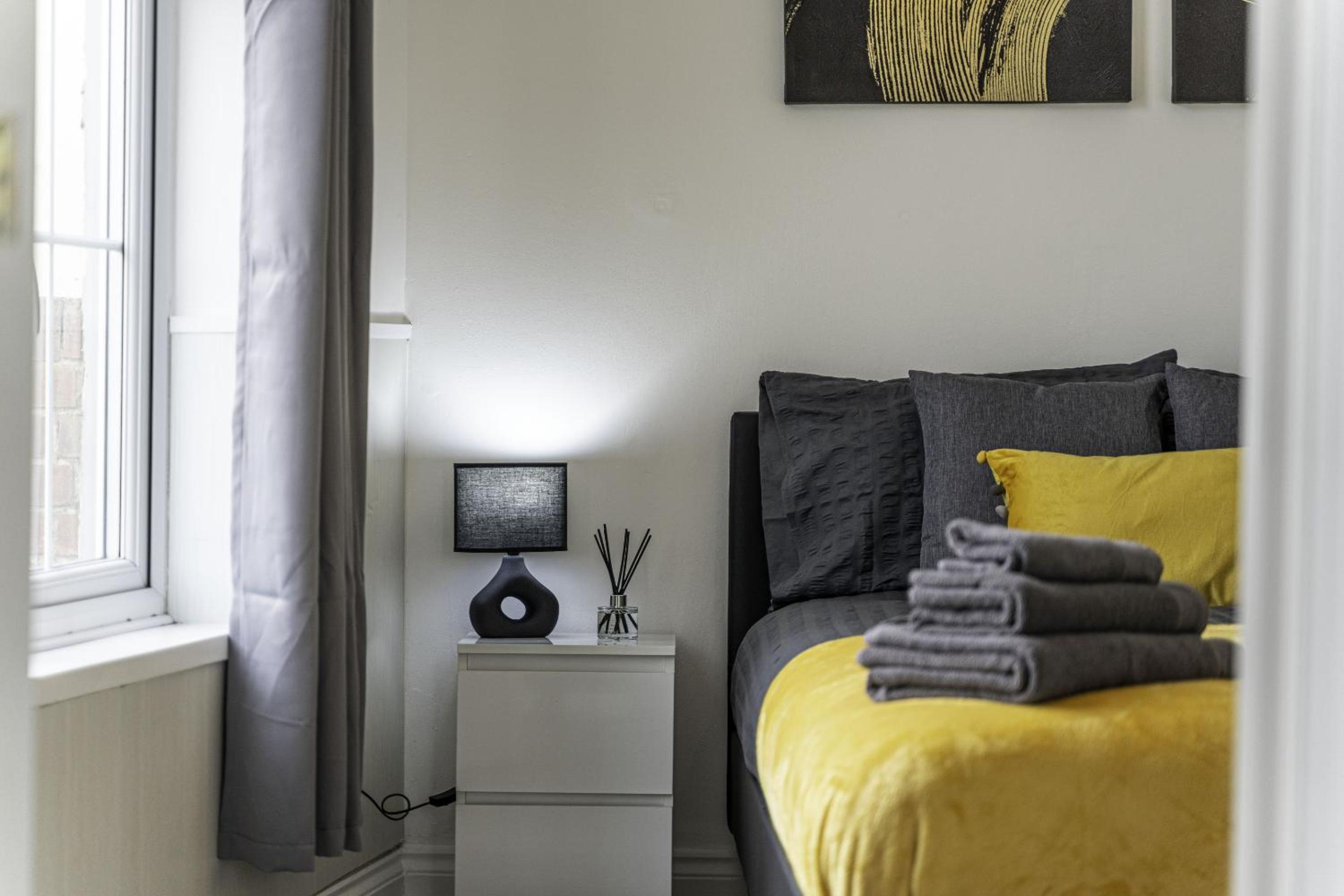 Comfy Stay 1 Bedroom Apartment view 2