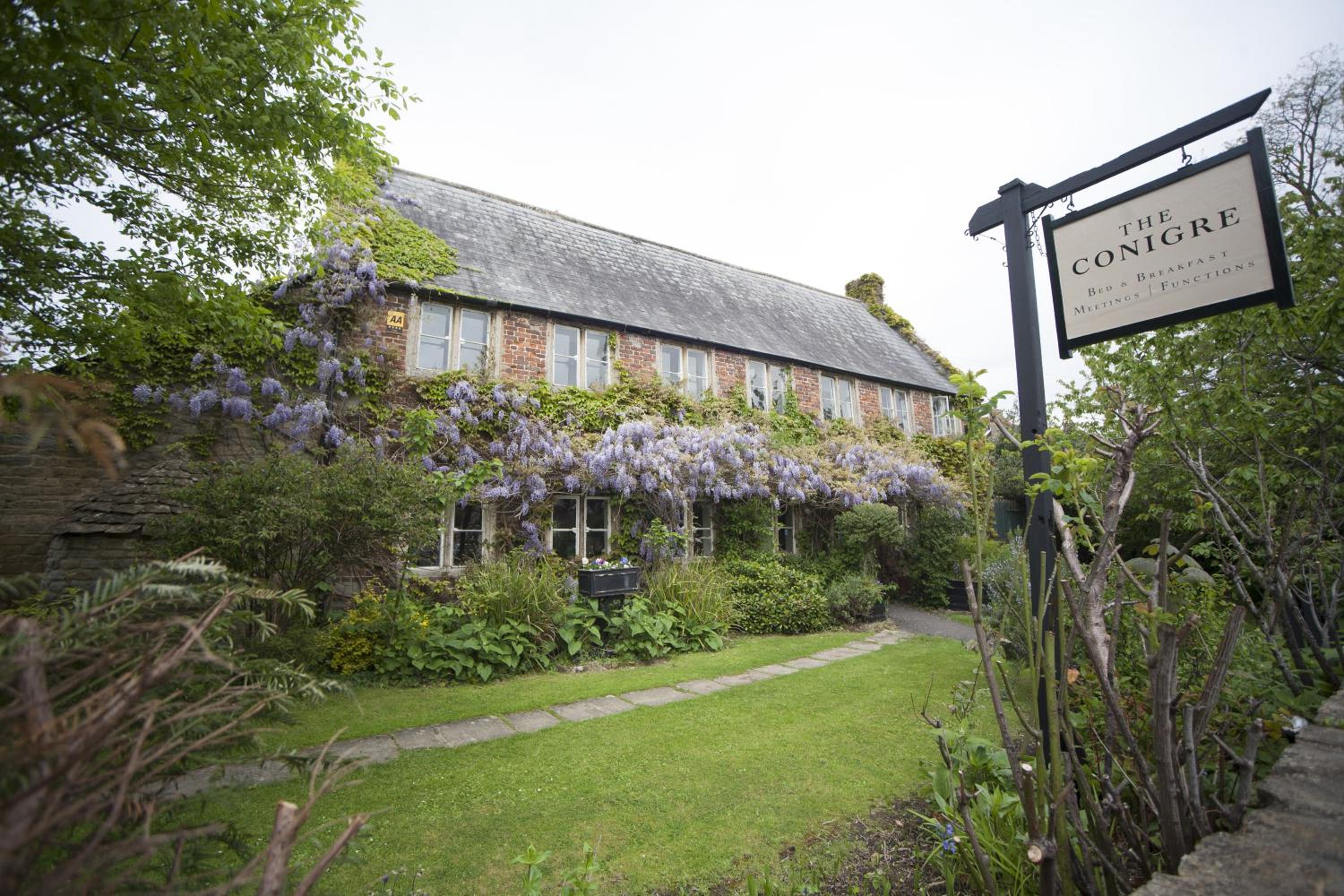 Melksham Vacations - The Conigre - Property Image 1