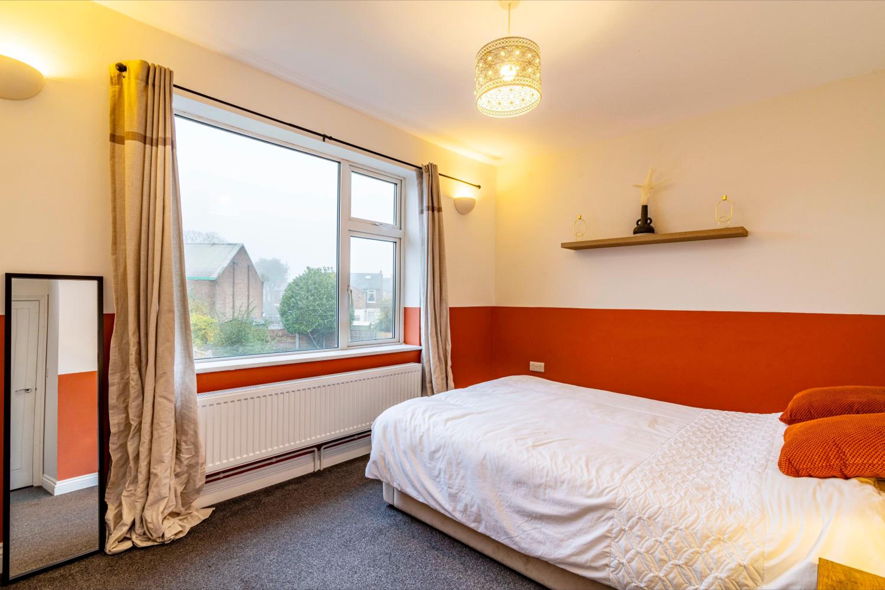 3 Bedroom, Private Orchard, Private Bathroom, Driveway view 5