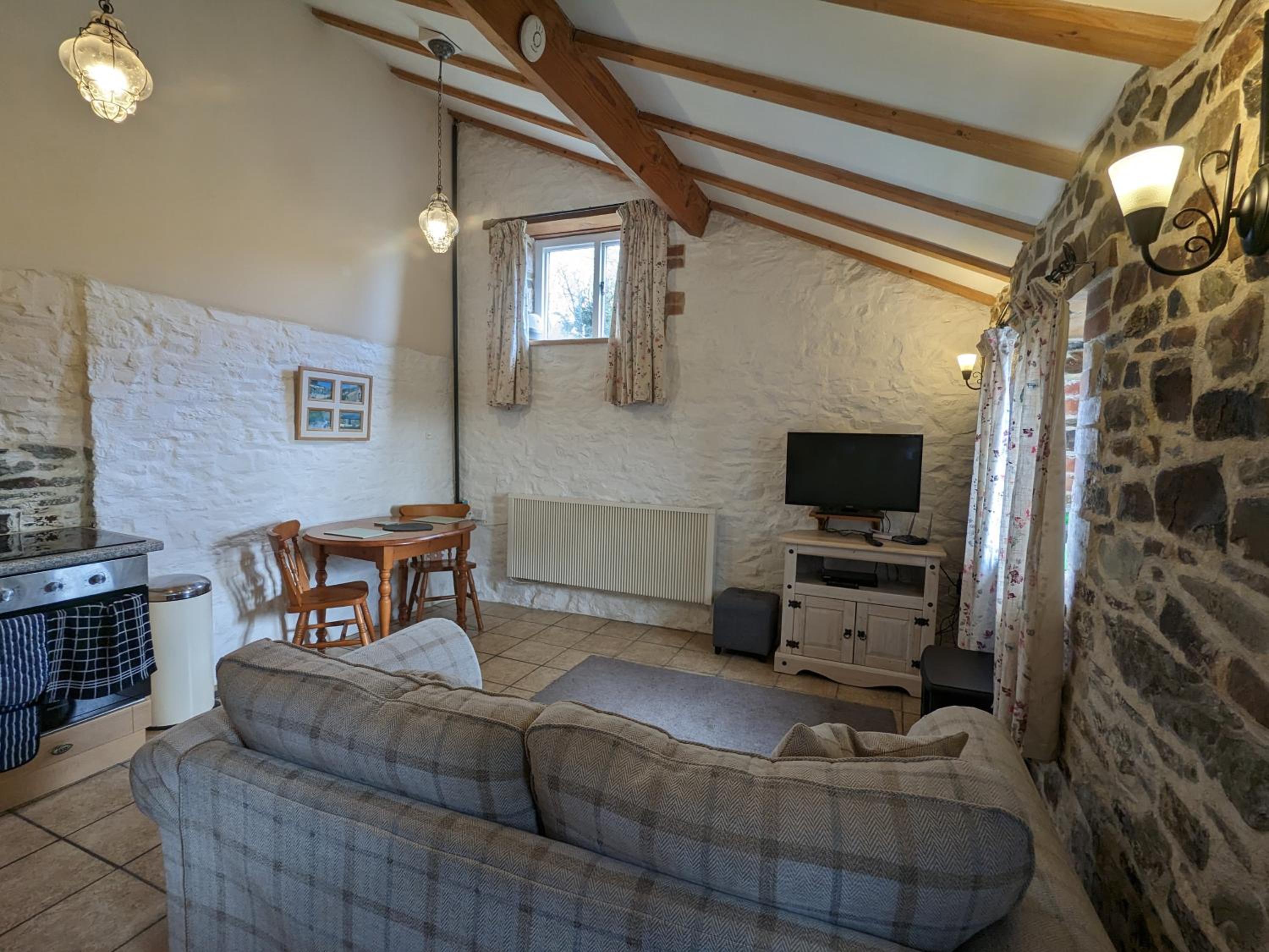 Elegant and secluded 1-Bed Cottage near Bideford view 3
