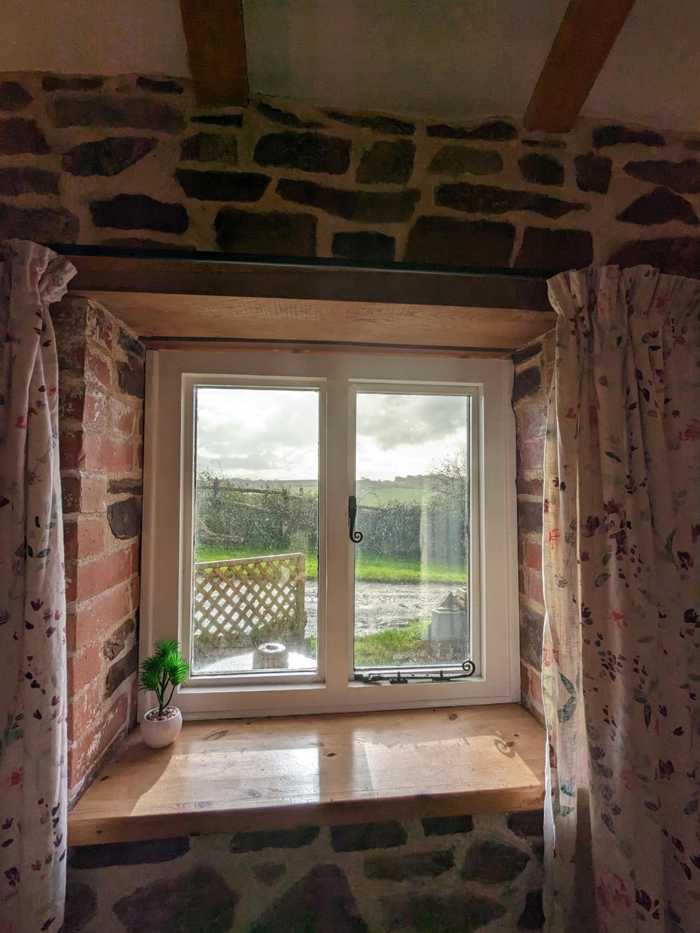 Elegant and secluded 1-Bed Cottage near Bideford view 5