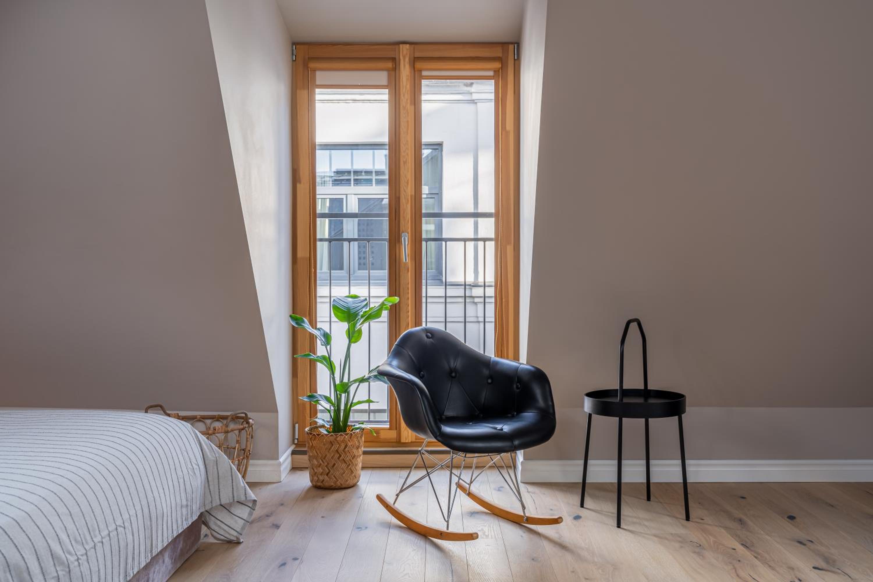 Cozy Spacious Loft! Great for Longer Stays! view 4