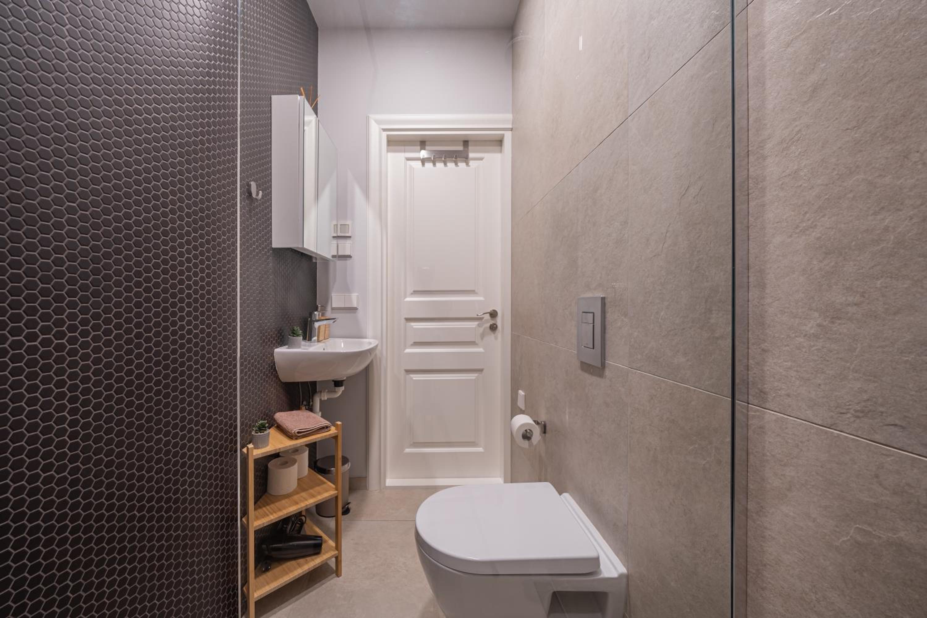 Cozy Spacious Loft! Great for Longer Stays! view 3