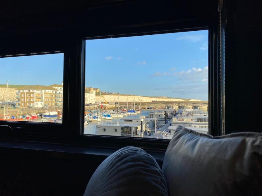 Seascape - Floating Home at Brighton Marina with free Parking view 3
