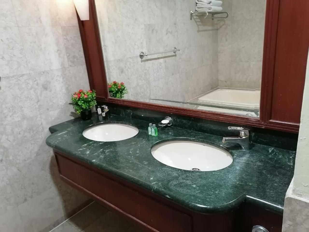 Crown Apartment at Times Square