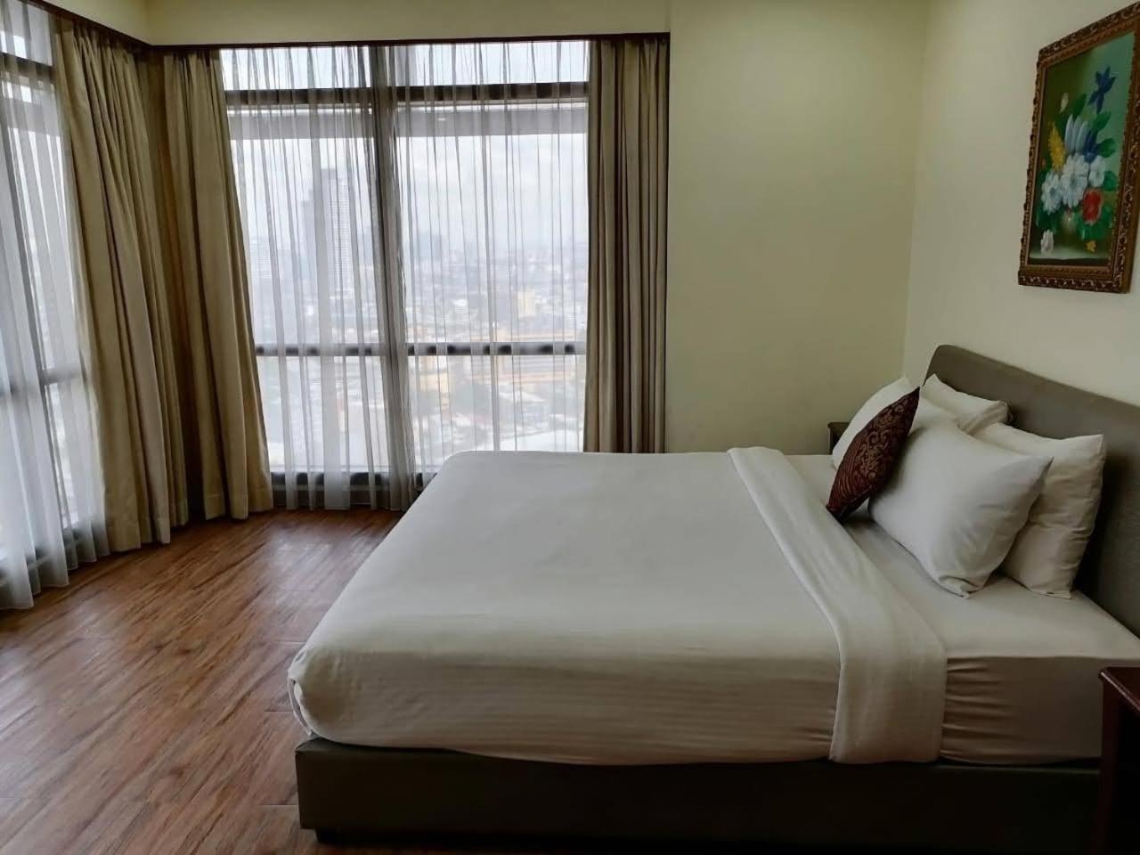 Crown Apartment at Times Square