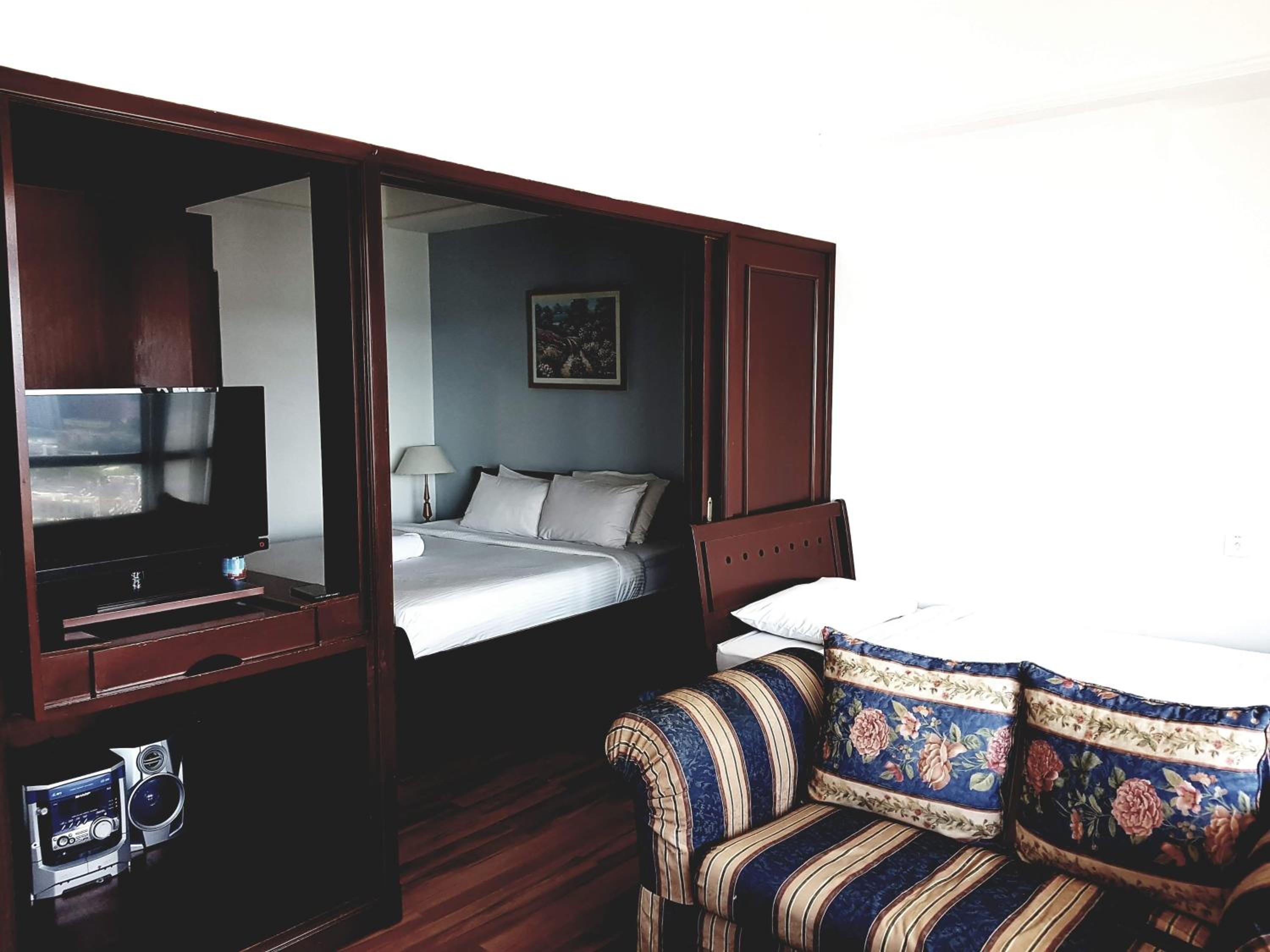 Crown Apartment at Times Square