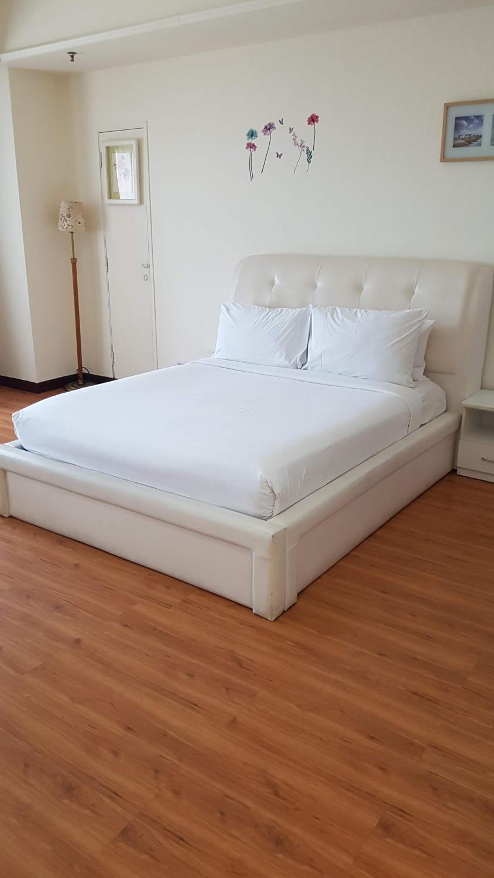 Crown Apartment at Times Square