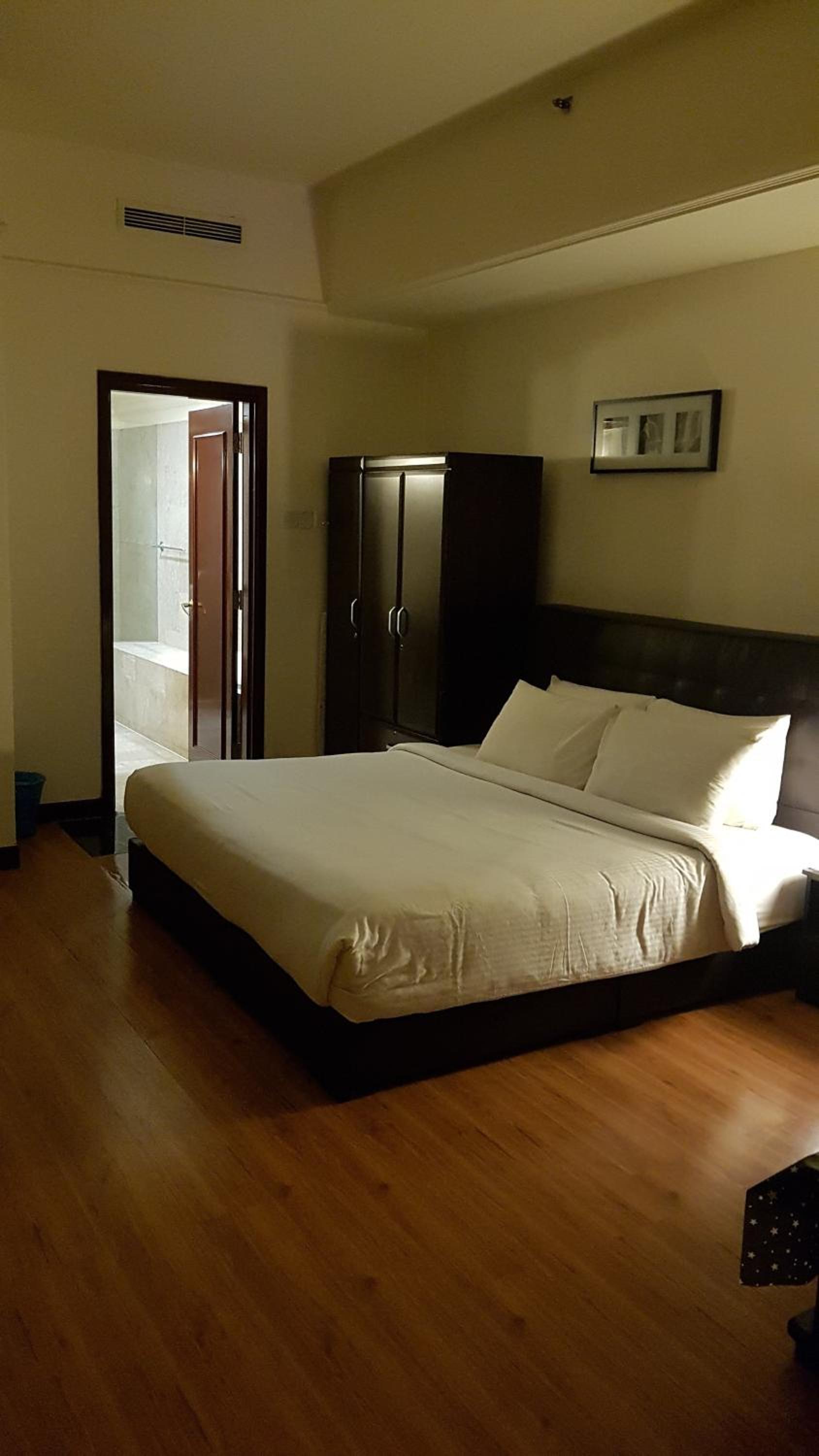 Crown Apartment at Times Square