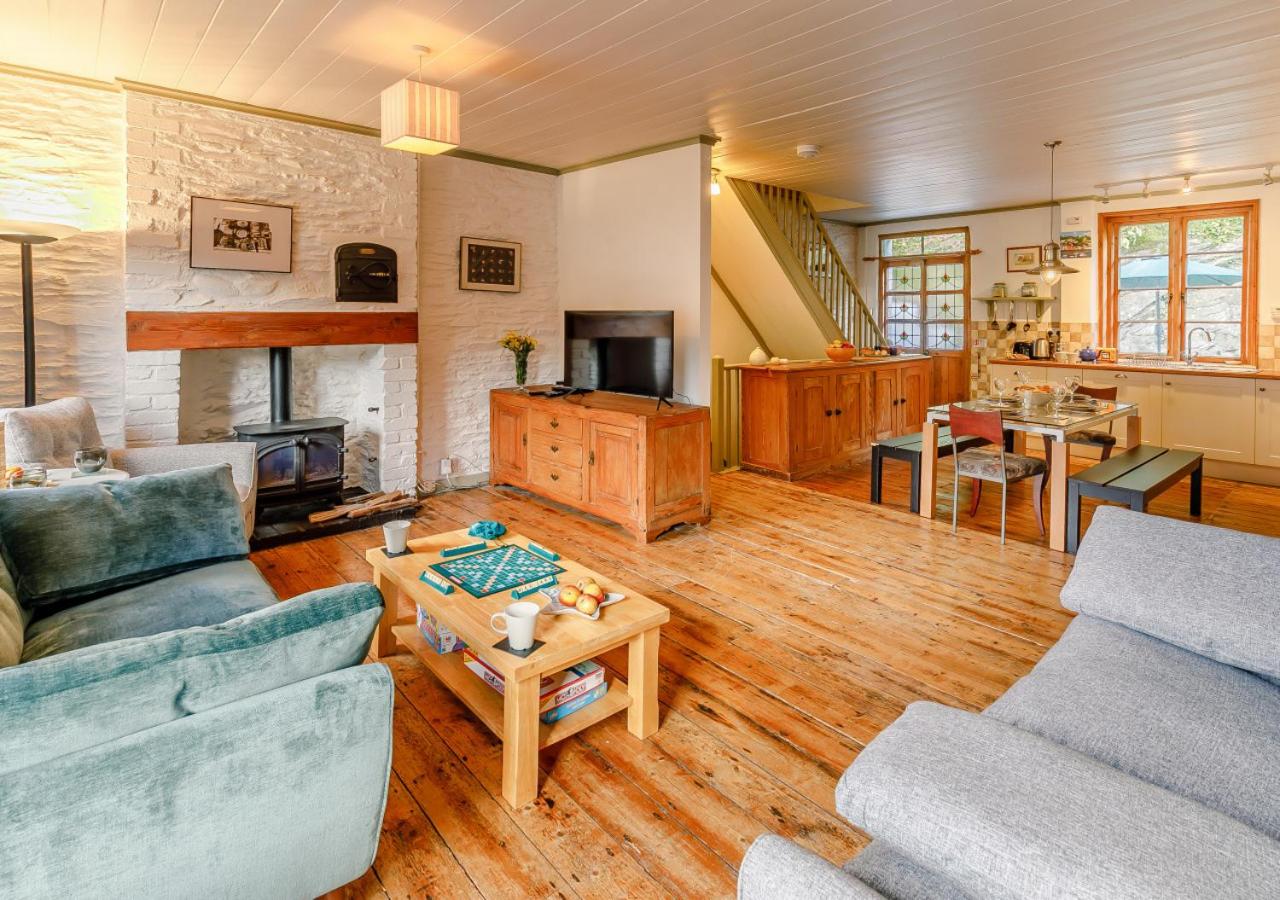 2 Bed in Fowey oc-ccoun2 view 2