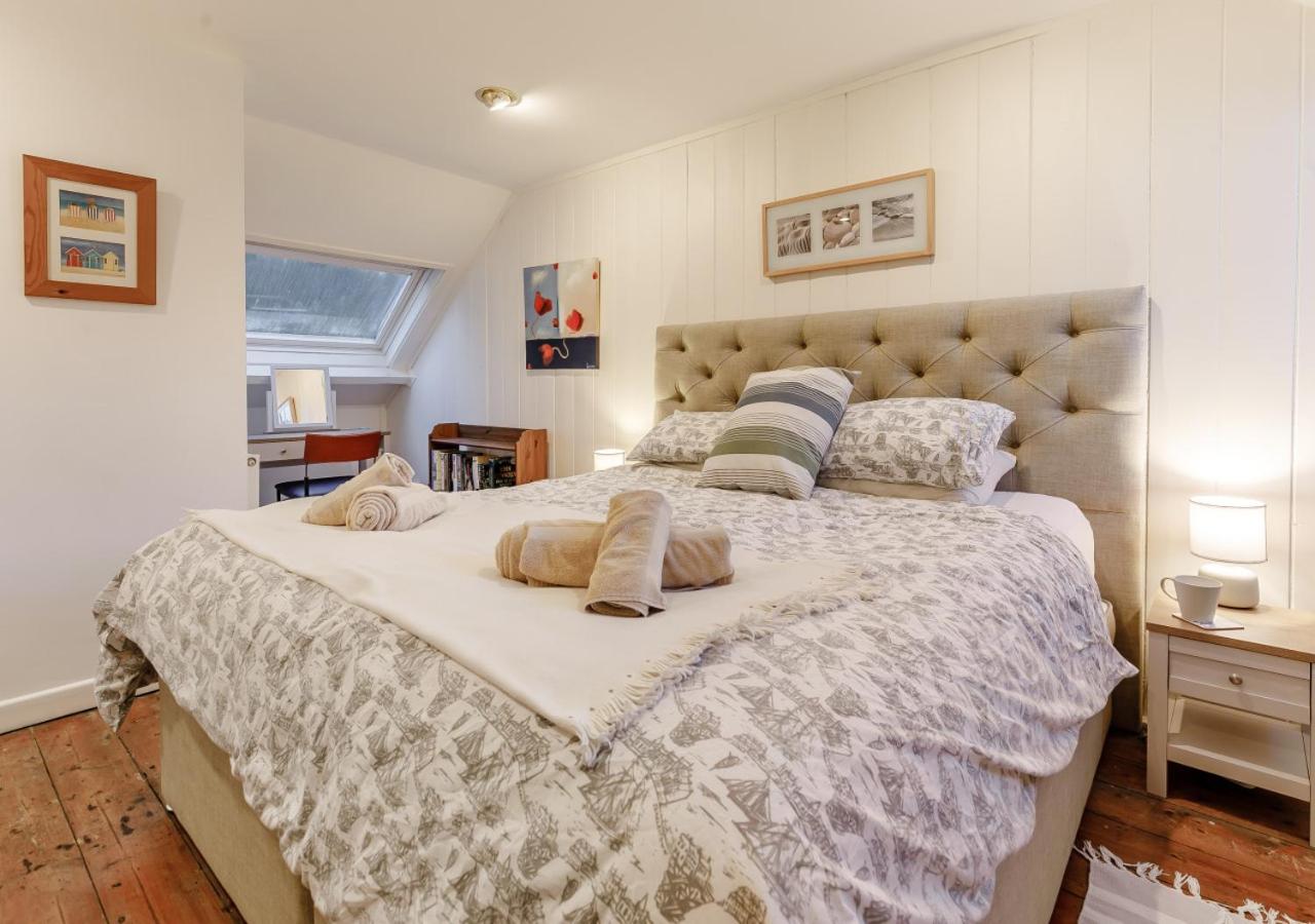 2 Bed in Fowey oc-ccoun2 view 4