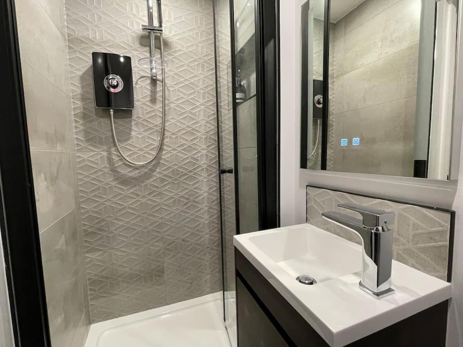 Leicester Vacations - Lovely 1 Bed Studio 4B near Royal Infirmary and DMU - Property Image 9