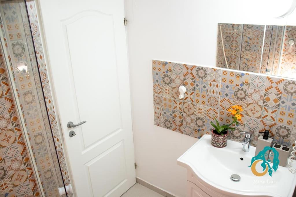 Muse Loft - Lovely place in City Center with Patio