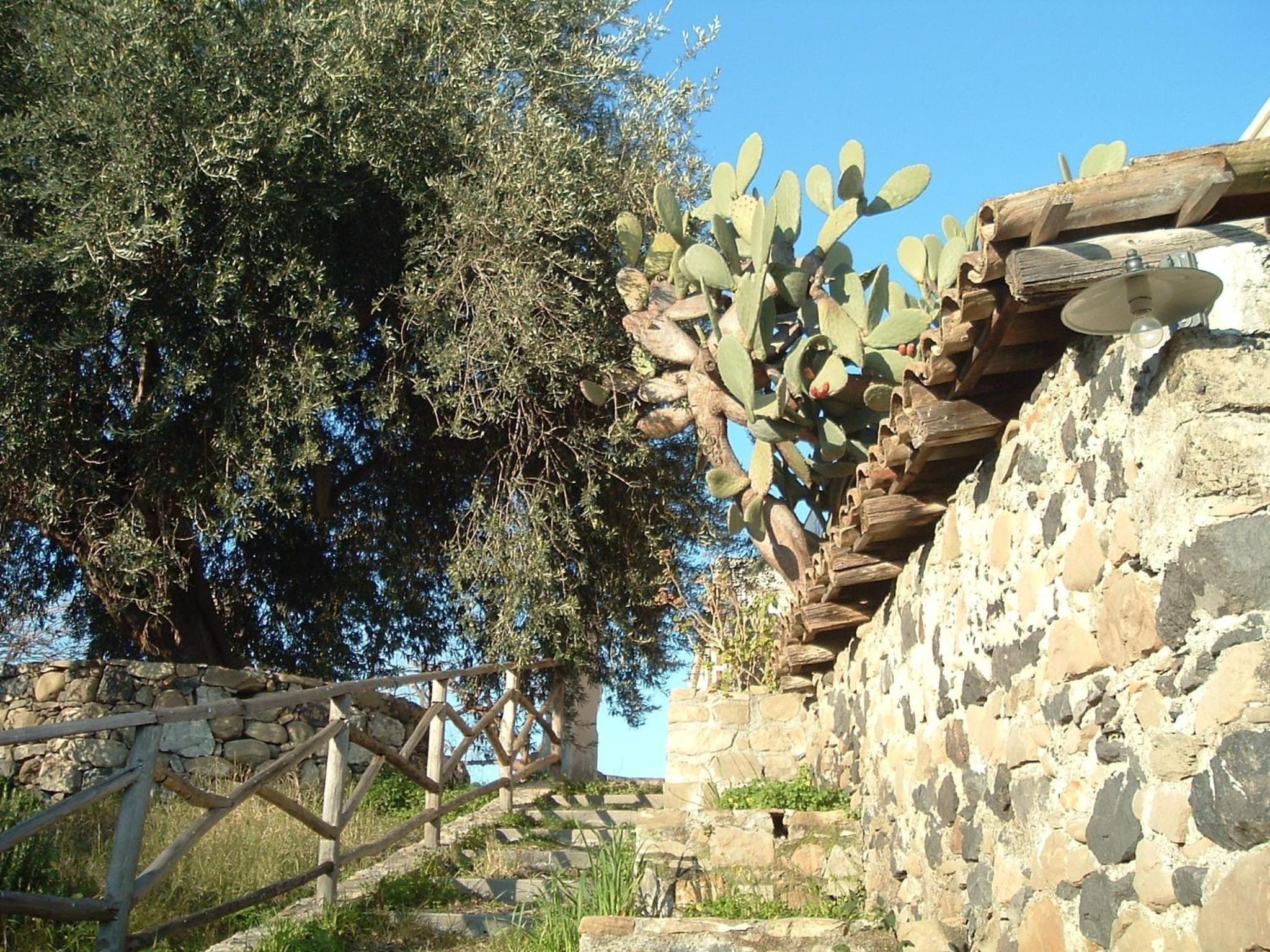 Antico Borgo Etneo Country Hotel