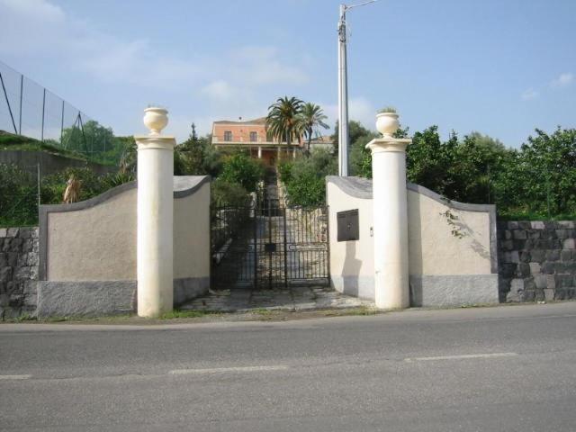Antico Borgo Etneo Country Hotel