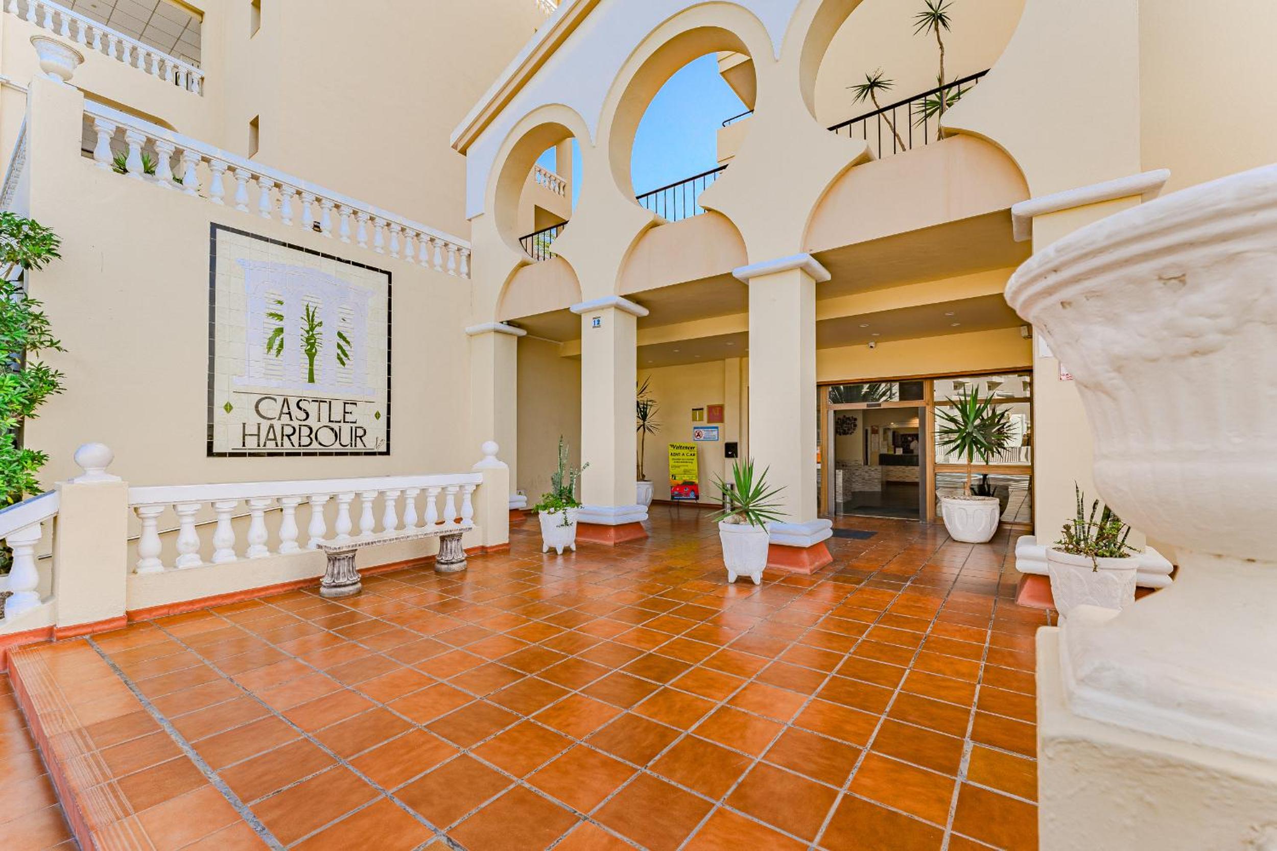 Amplio dúplex en Los Cristianos by AltamarHomes