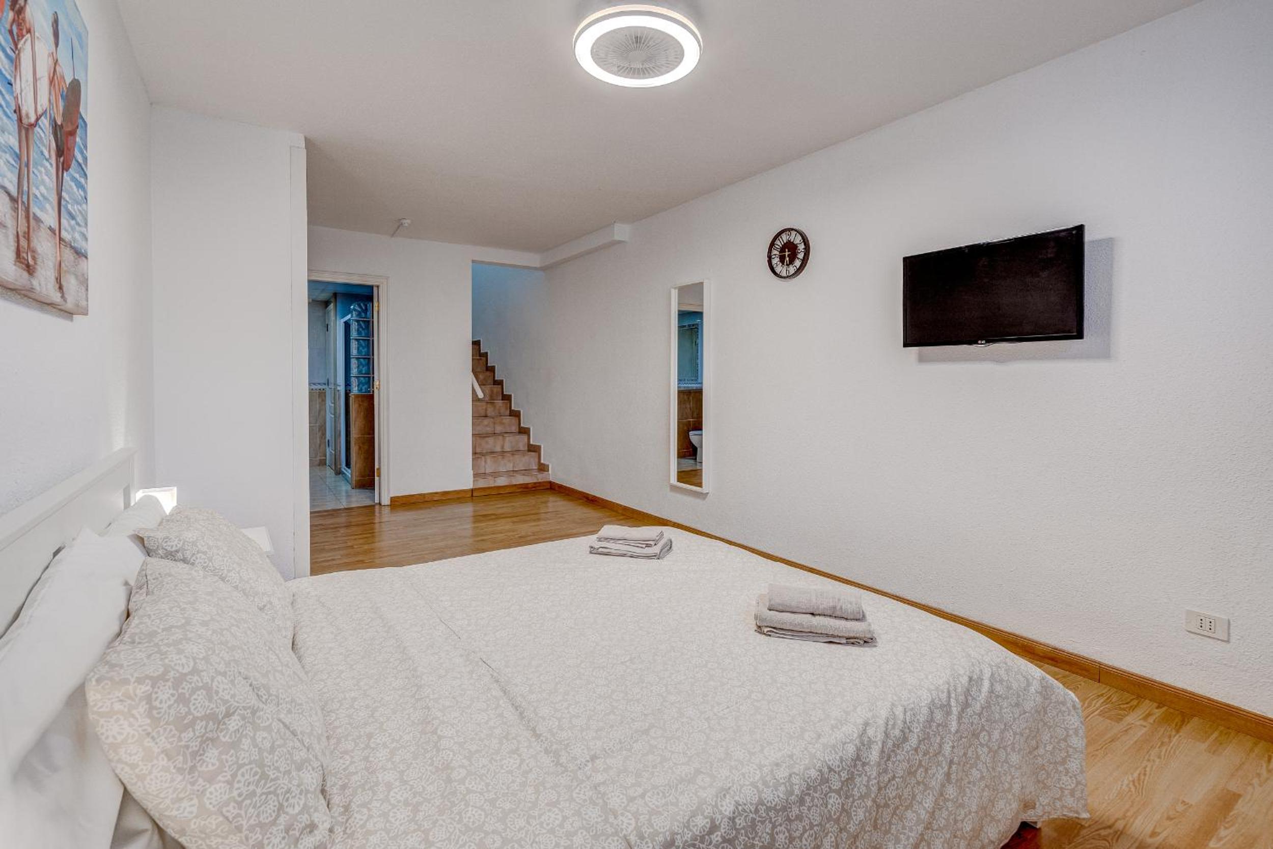 Amplio dúplex en Los Cristianos by AltamarHomes