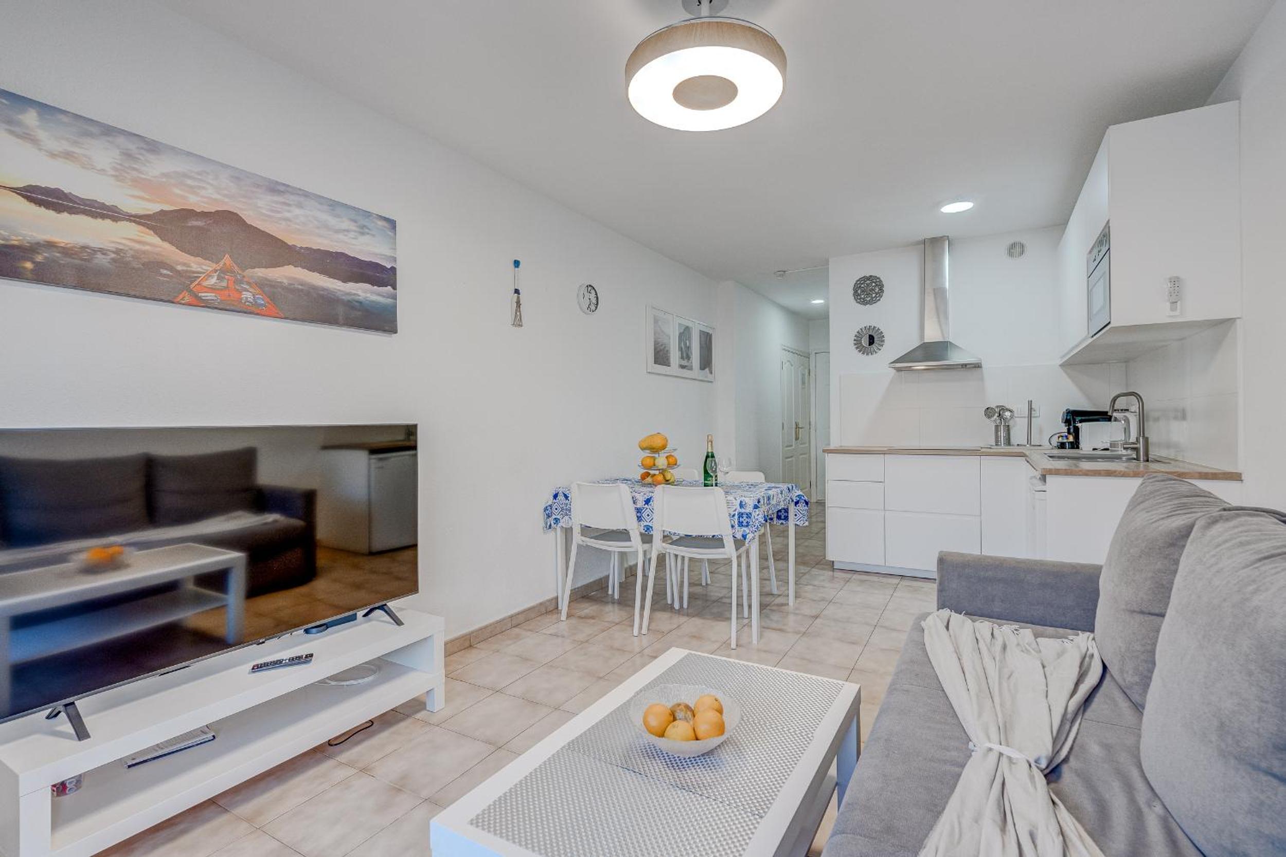 Amplio dúplex en Los Cristianos by AltamarHomes