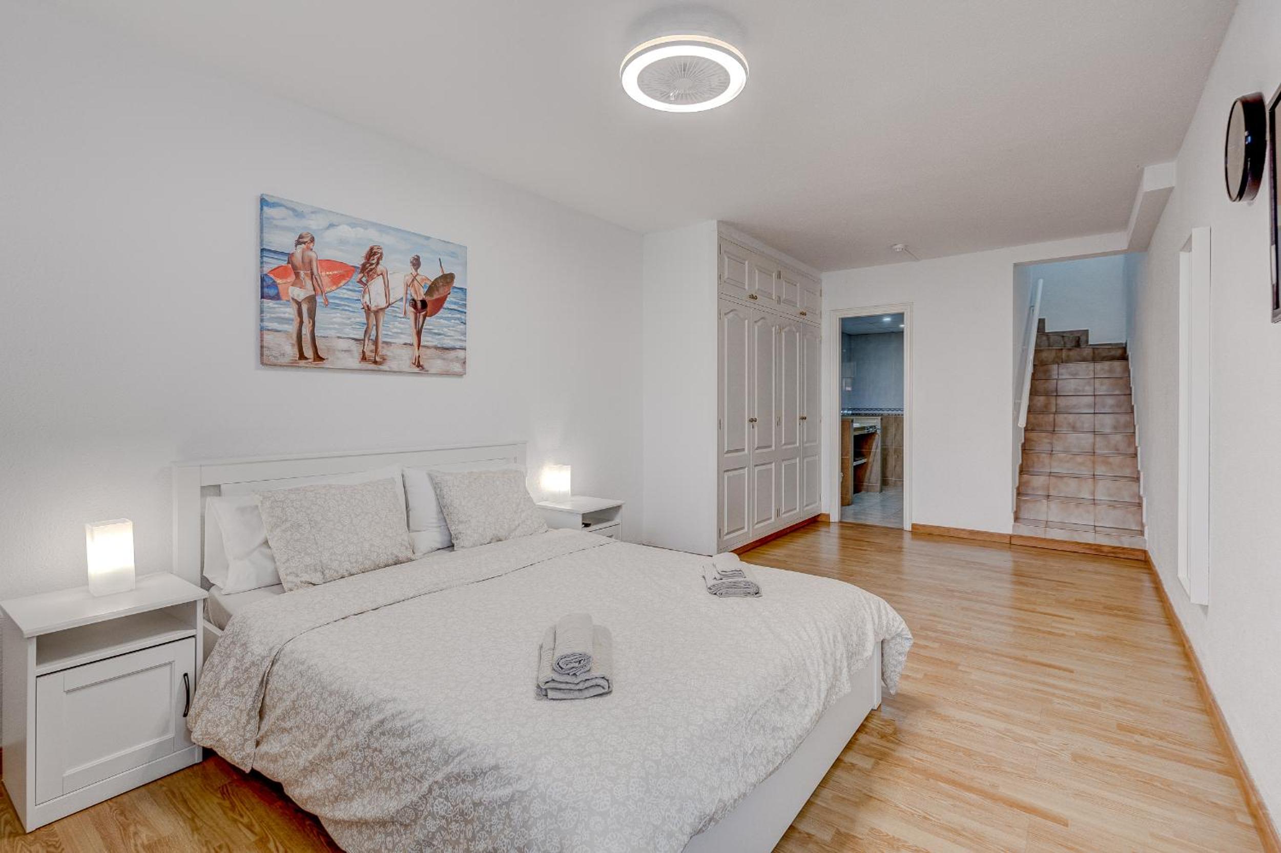 Amplio dúplex en Los Cristianos by AltamarHomes