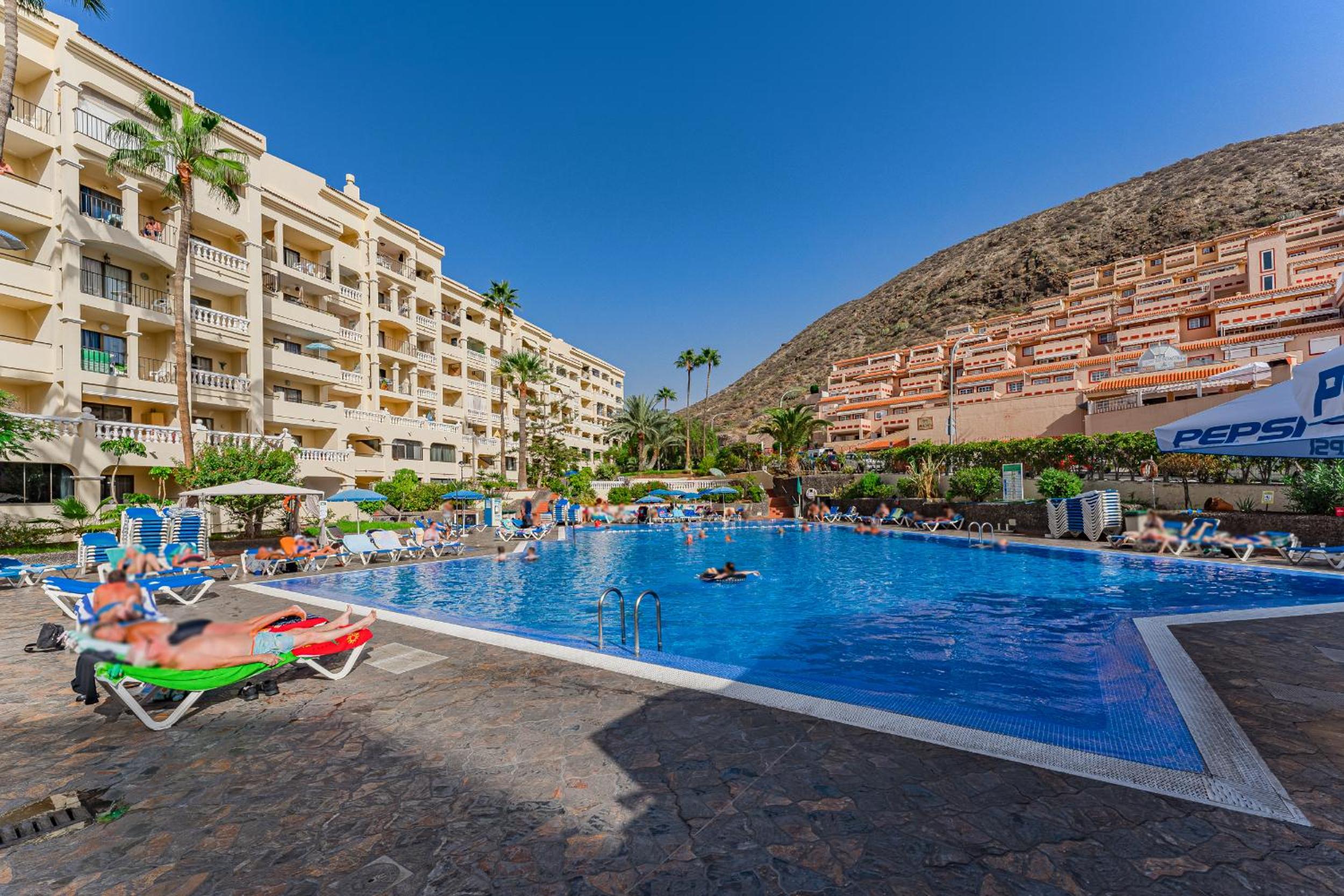 Amplio dúplex en Los Cristianos by AltamarHomes