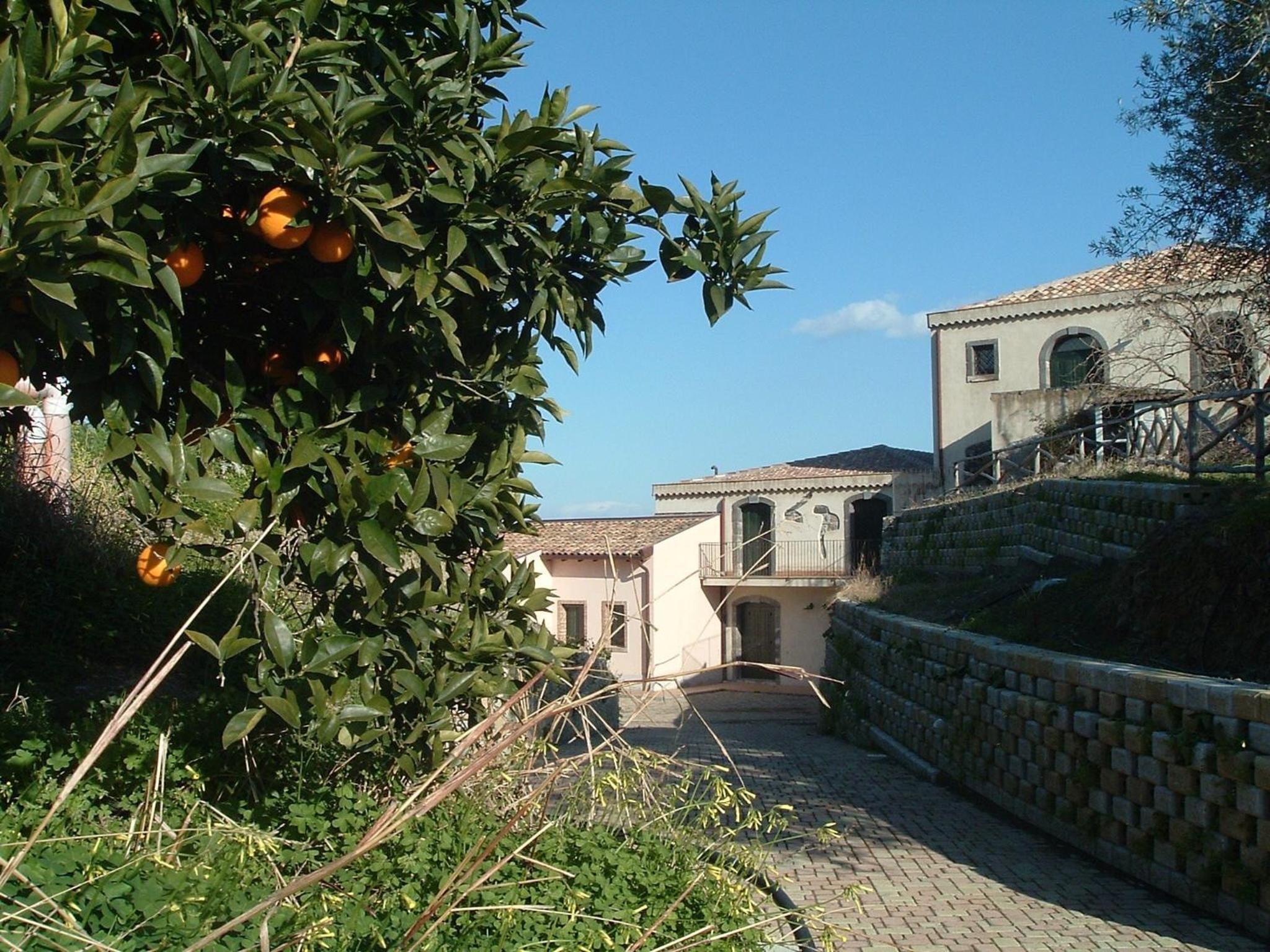 Antico Borgo Etneo Country Hotel
