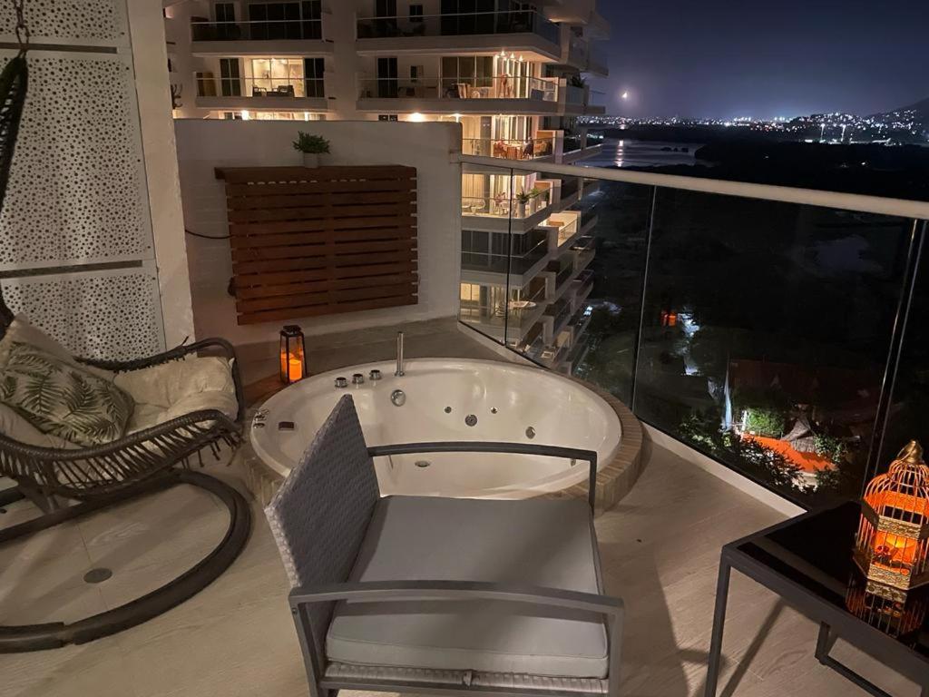 Apartamento con jacuzzi privado, vista al mar, sector exclusivo