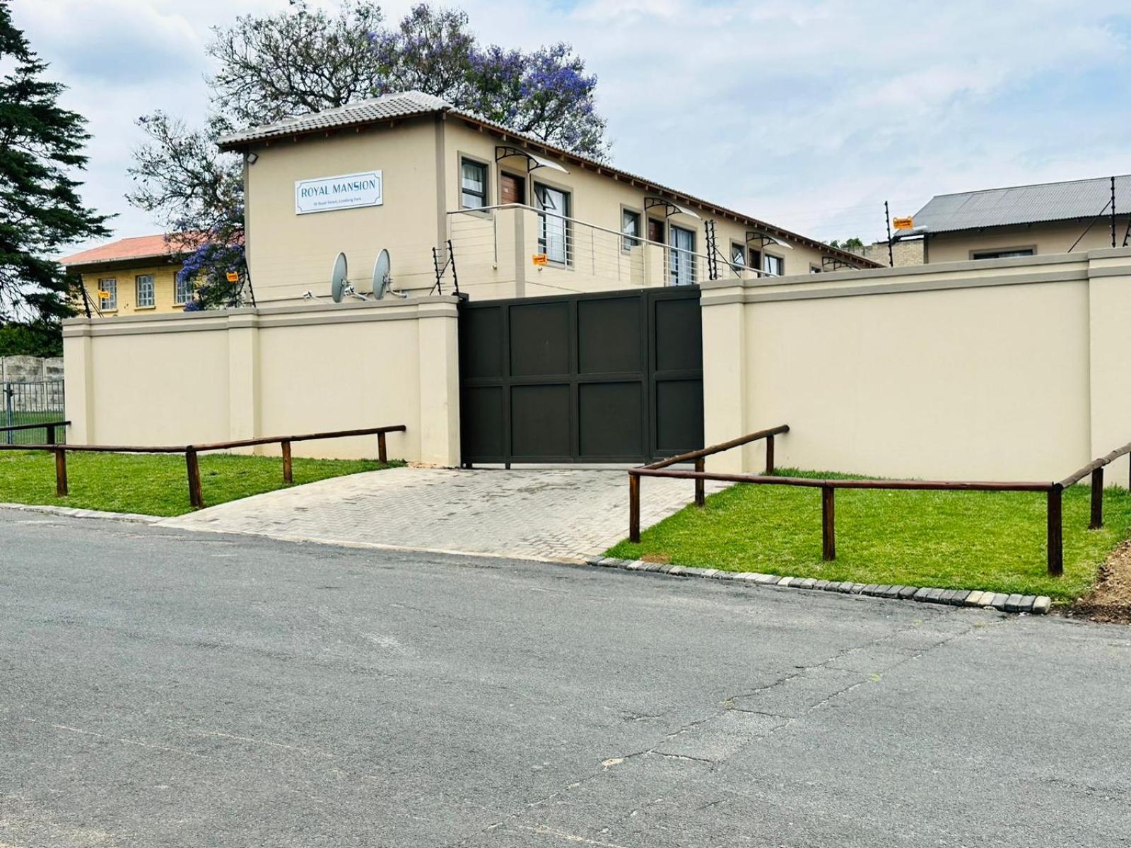 Royal Mansion Lodge