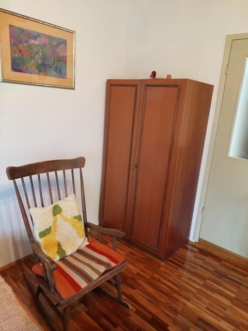 "Kod dva kestena"Warm and cozy house with lake view sauna