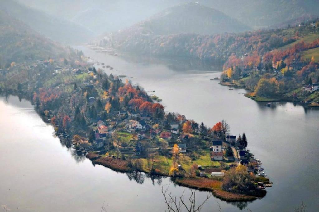 "Kod dva kestena"Warm and cozy house with lake view sauna