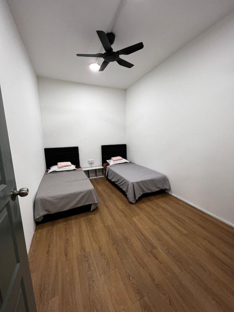 V10 Homestay Beverly Hills Plaza photo 4