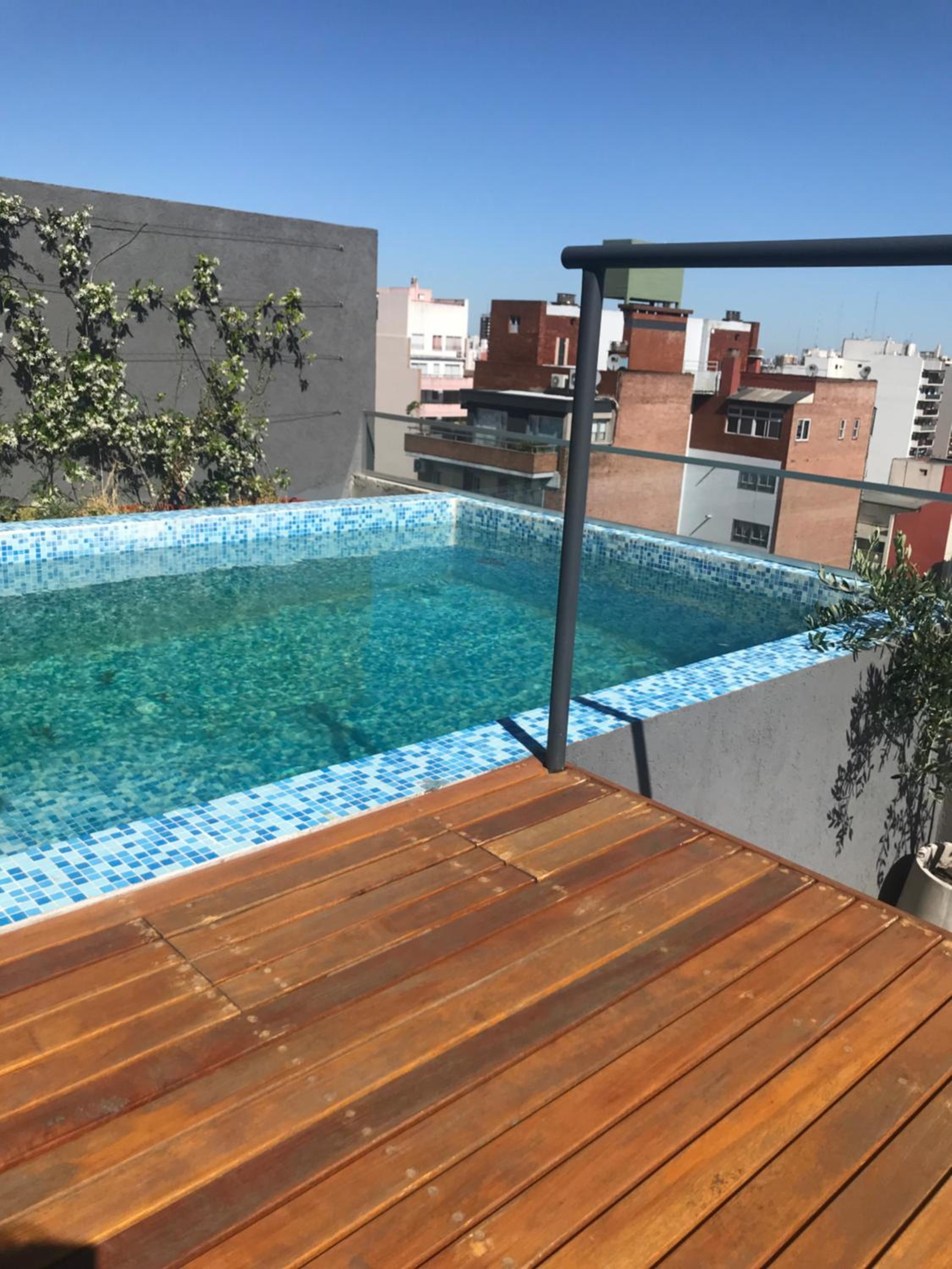 Hotel Cálido Apart en el corazón de Buenos Aires con piscina en verano - Image 1