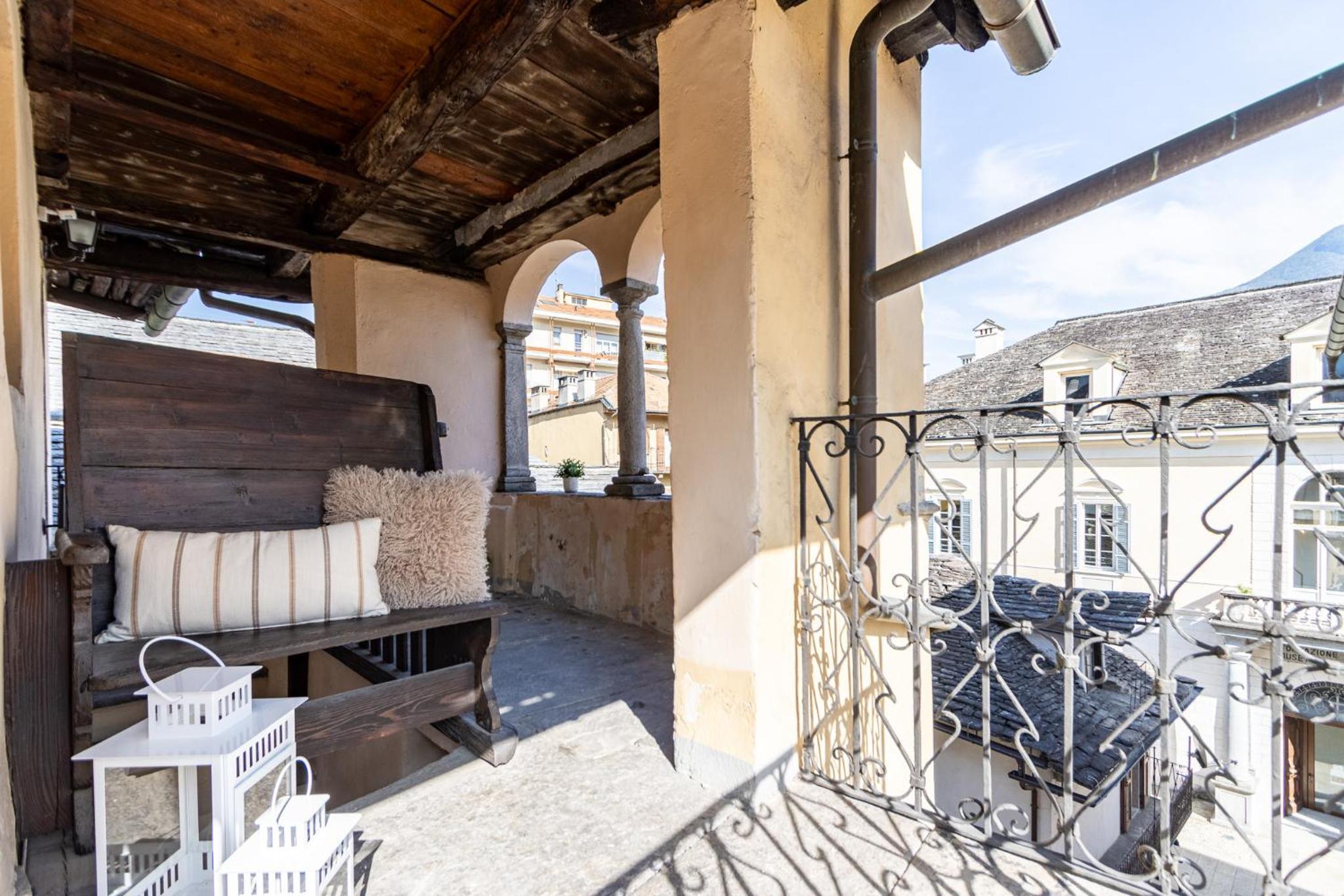 Stay5Vie: Incantevole Monolocale/Balcone/Borgo view 2