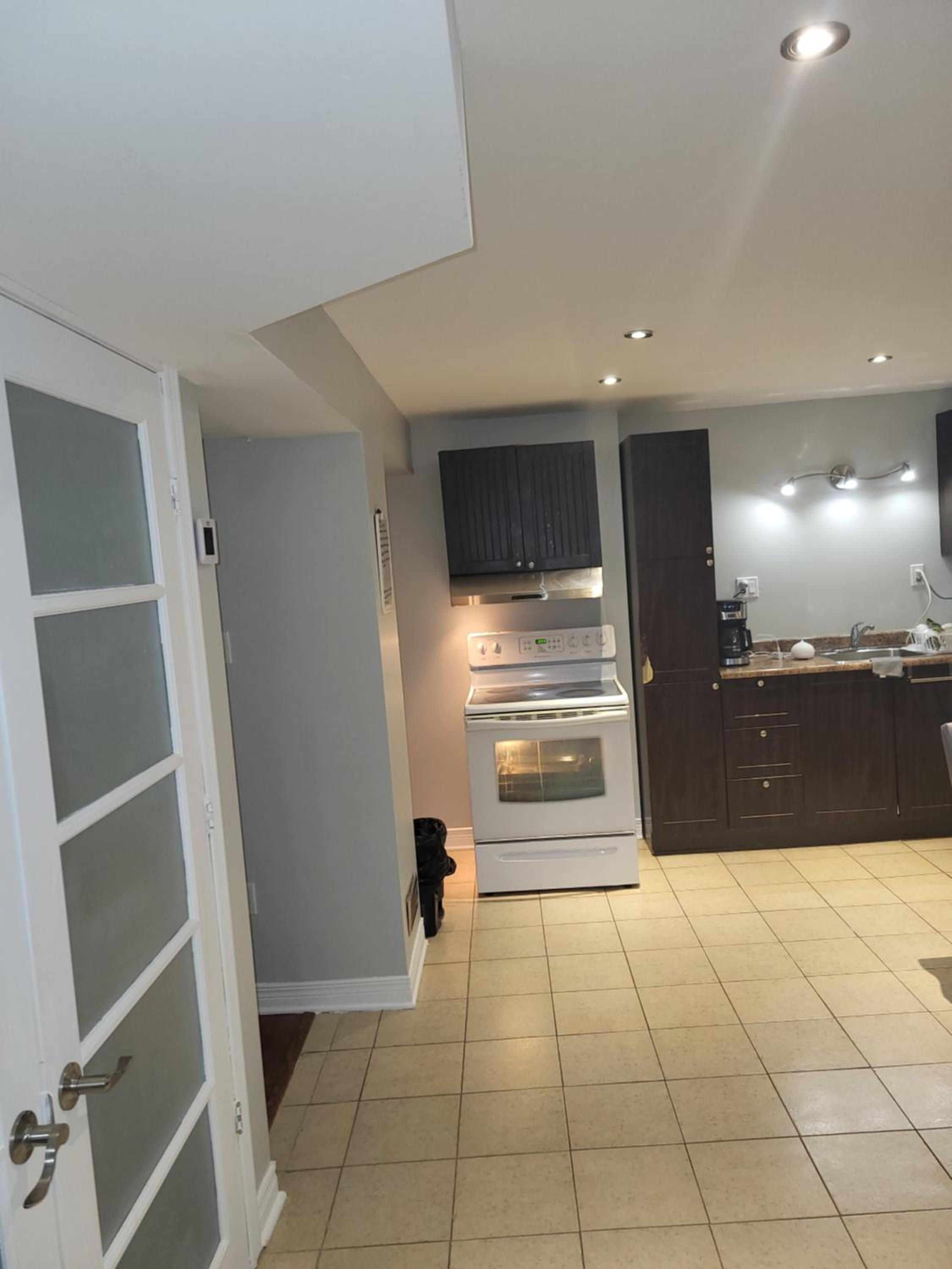 Lovely Guest Entire Apartment Minutes From Ottawa Airport