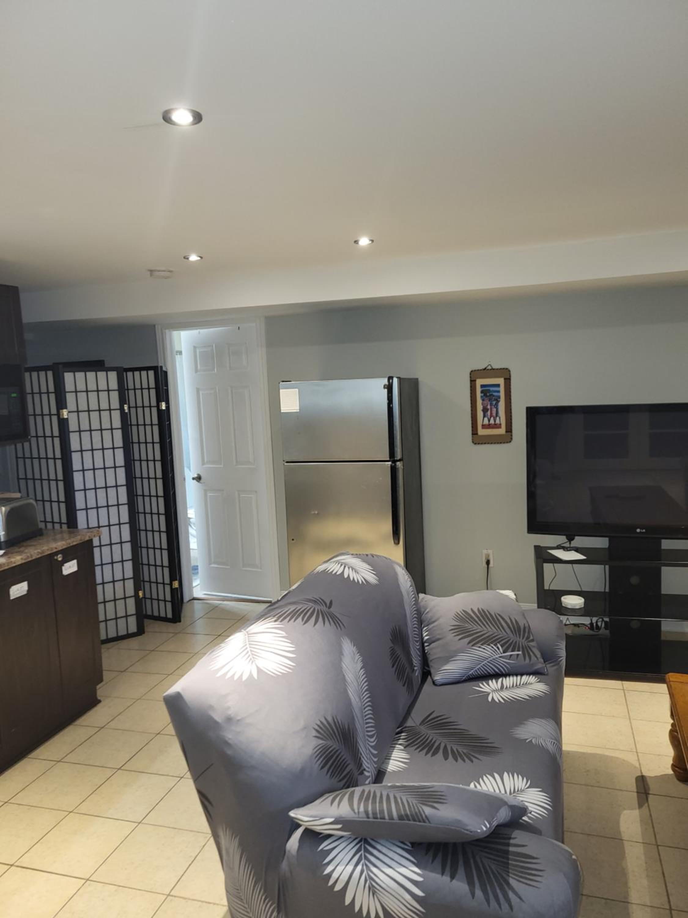 Lovely Guest Entire Apartment Minutes From Ottawa Airport