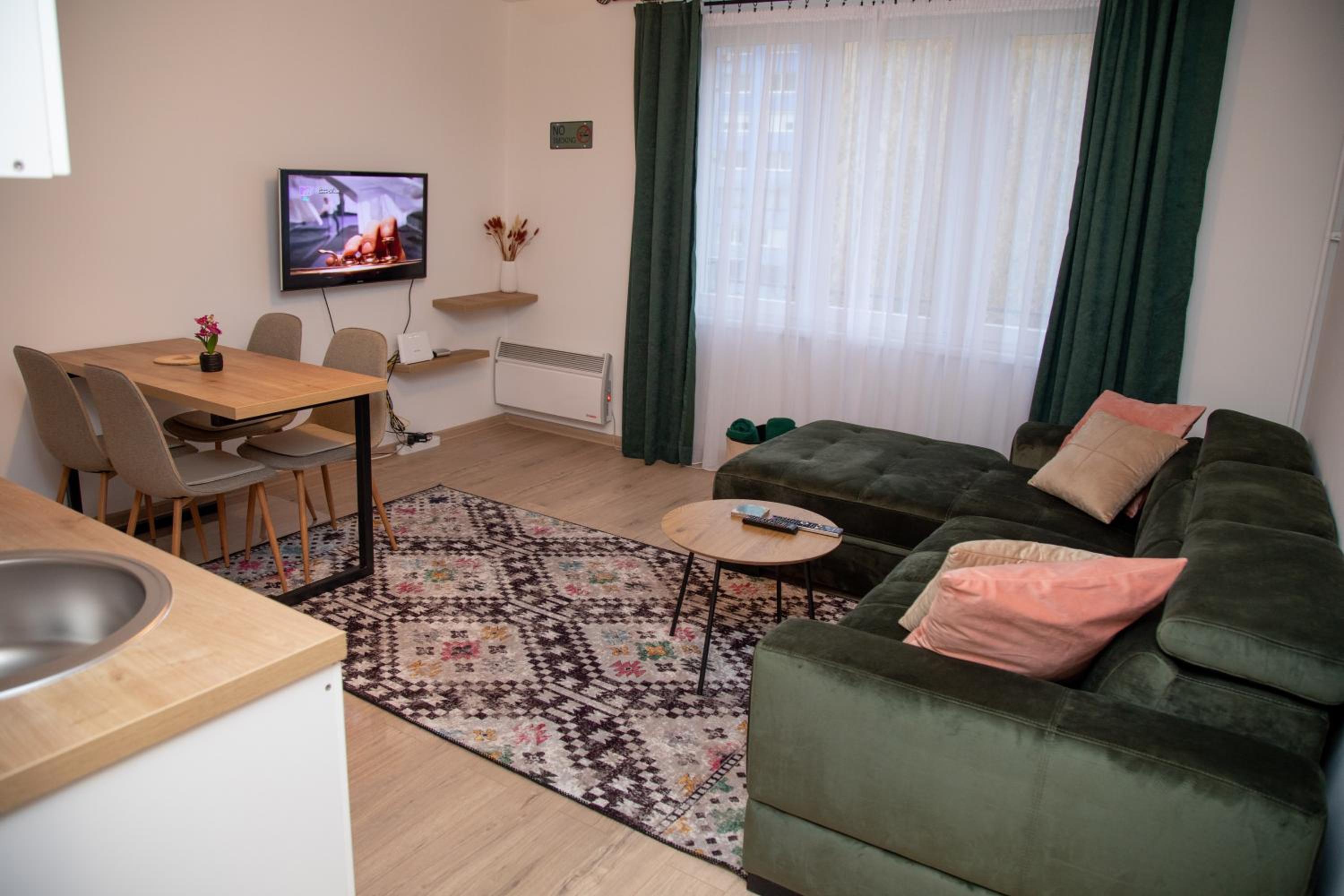 Feel@Home