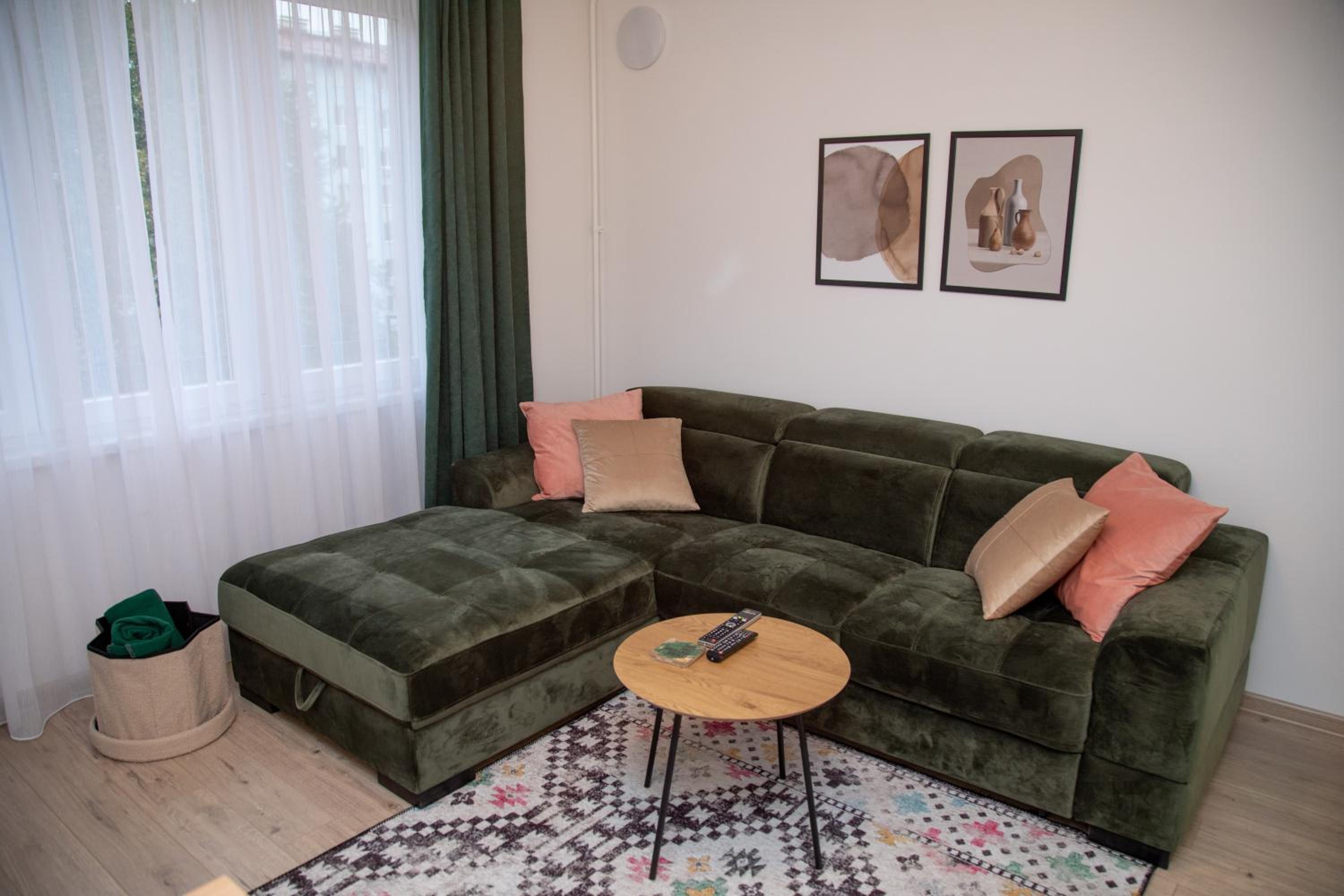 Feel@Home