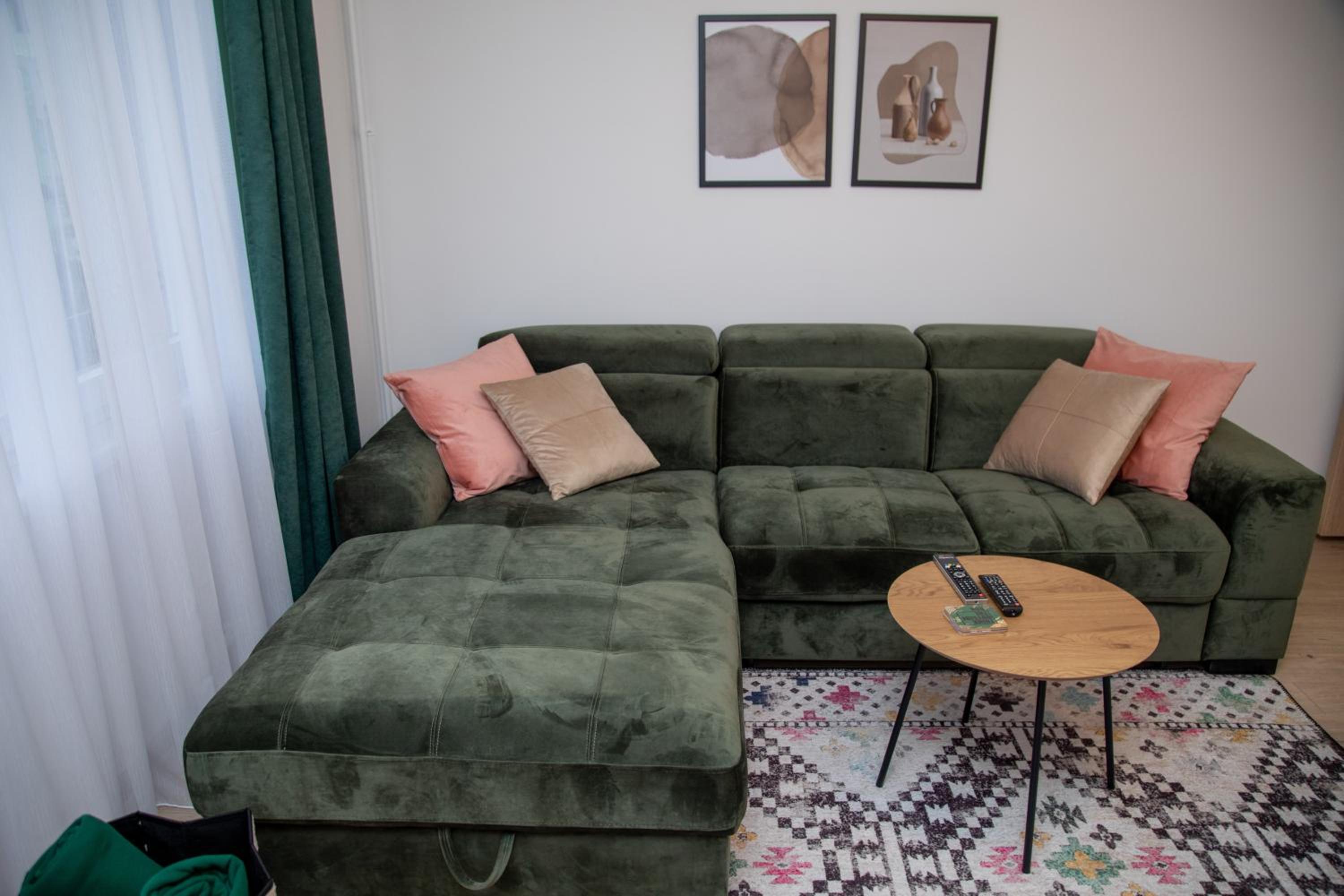 Feel@Home