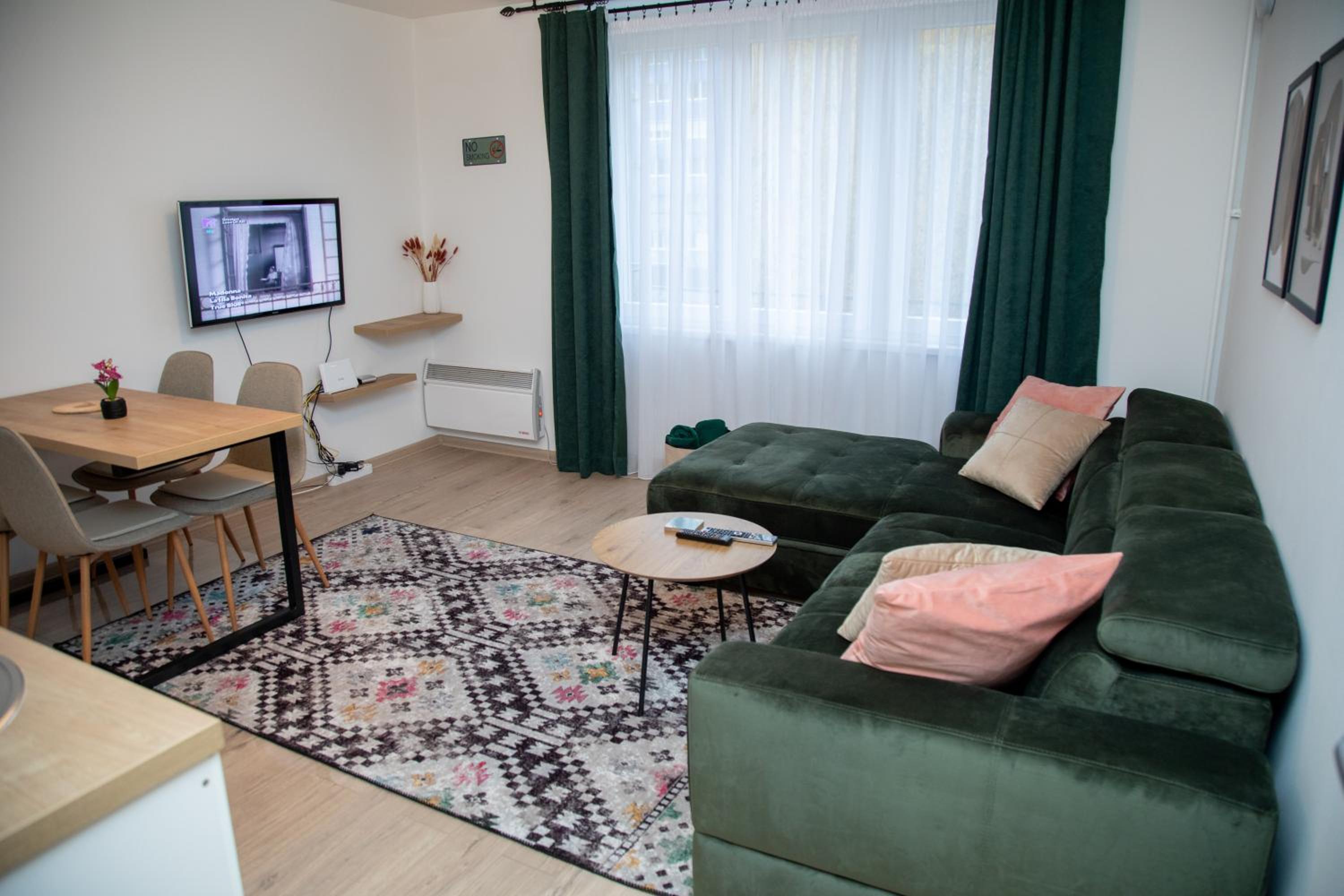 Feel@Home