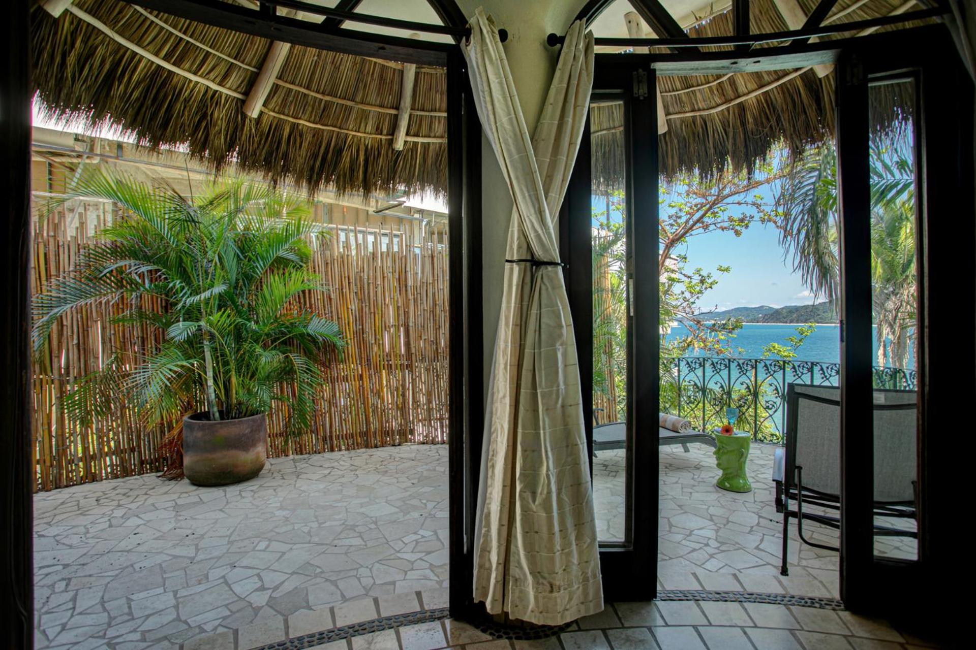 Casa Lorca overlooking the sea